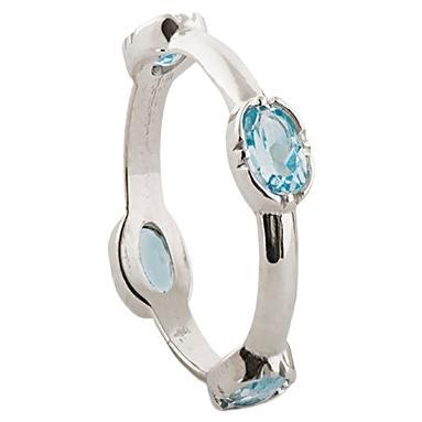 18 Karats White Gold Aquamarine Stacking Oval Cut Band Design Ring