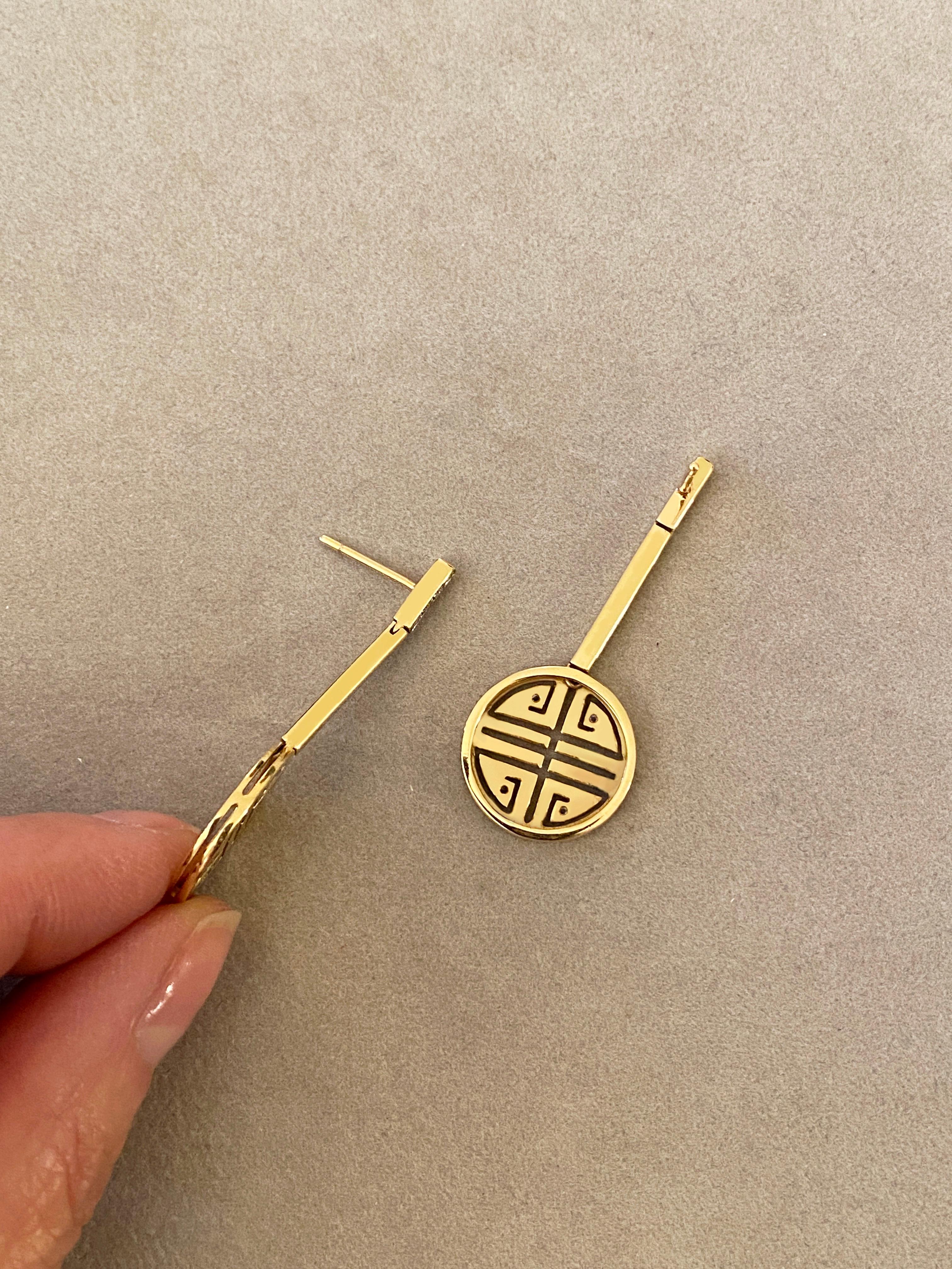 18 Karats Yellow Gold 0.20 Carats White Diamonds Statement Happy Coin Earrings In New Condition For Sale In Rome, IT