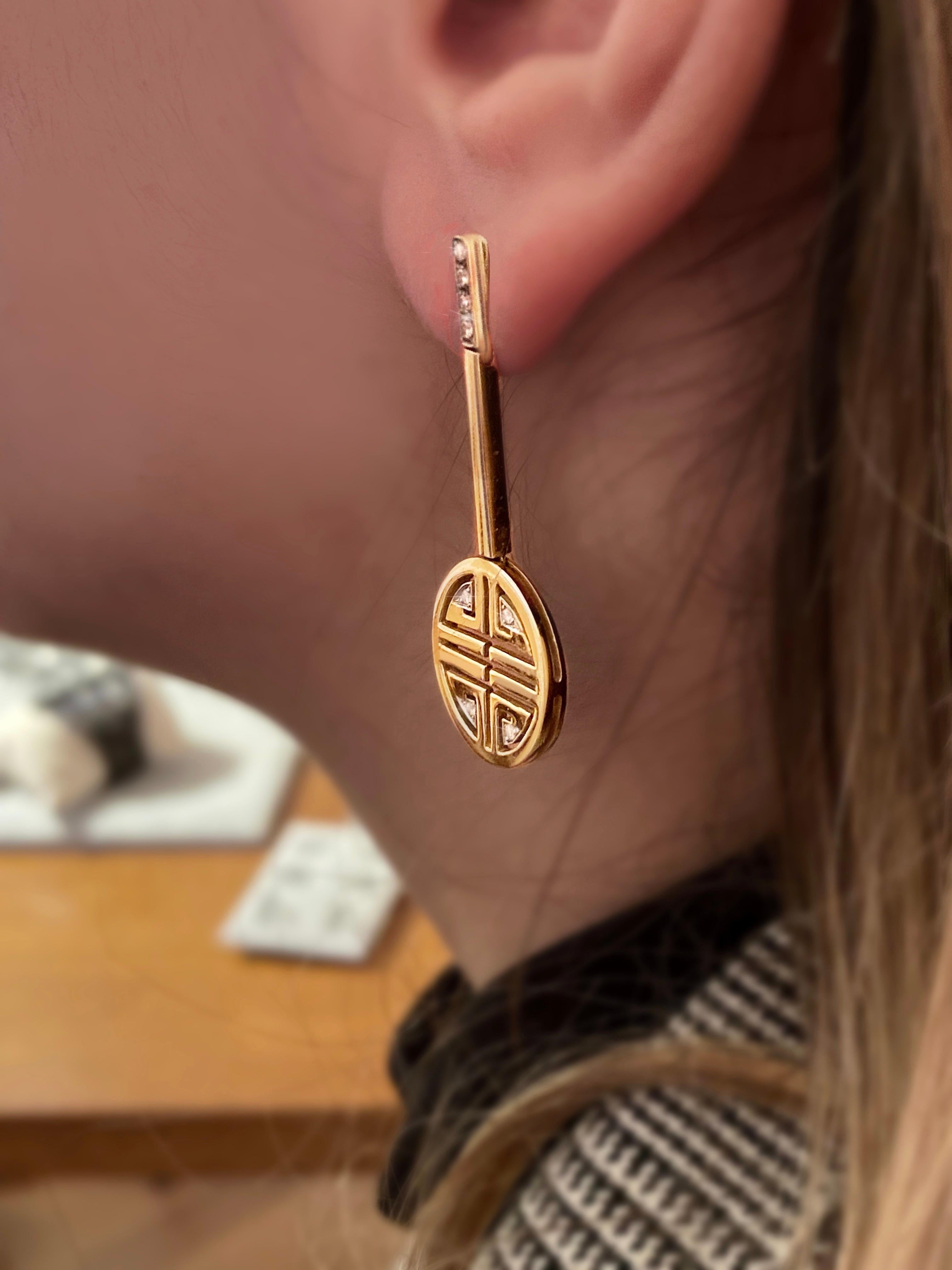 18 Karats Yellow Gold 0.20 Carats White Diamonds Statement Happy Coin Earrings For Sale 1