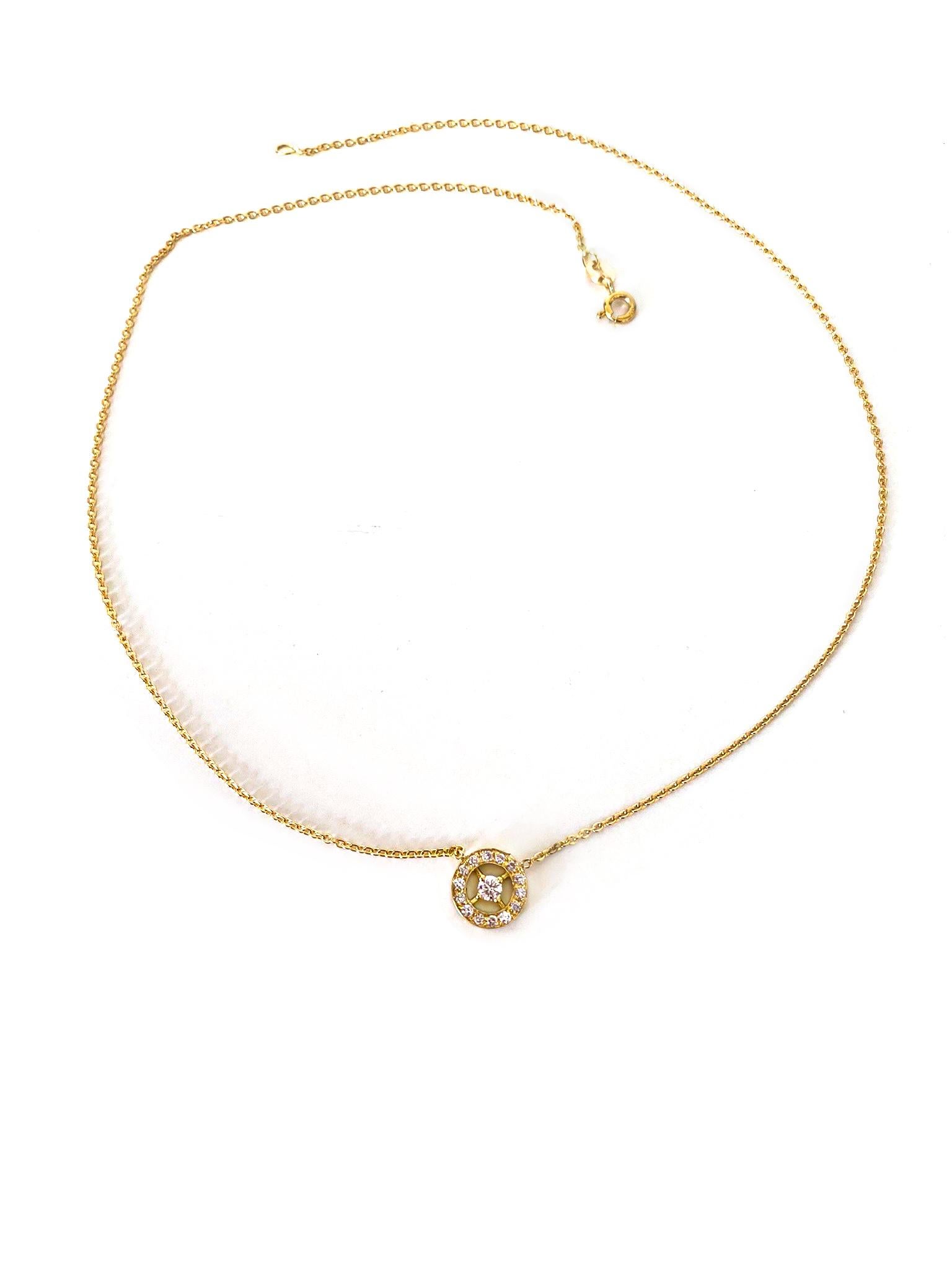 18 Karats Yellow Gold 0.24 Karat White Diamonds Dainty Pendant Chain Necklace For Sale 4