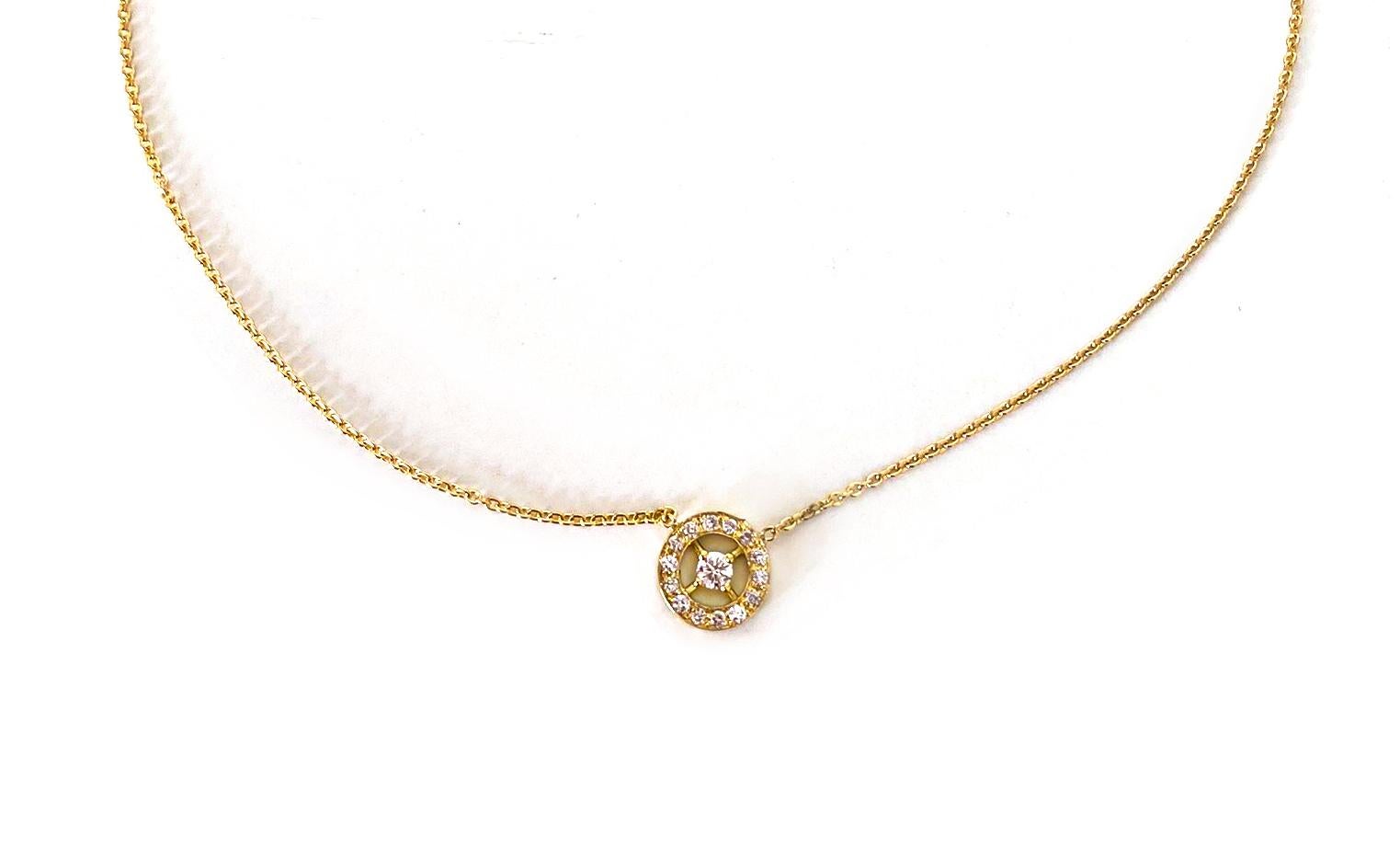 18 Karats Yellow Gold 0.24 Karat White Diamonds Dainty Pendant Chain Necklace For Sale 2