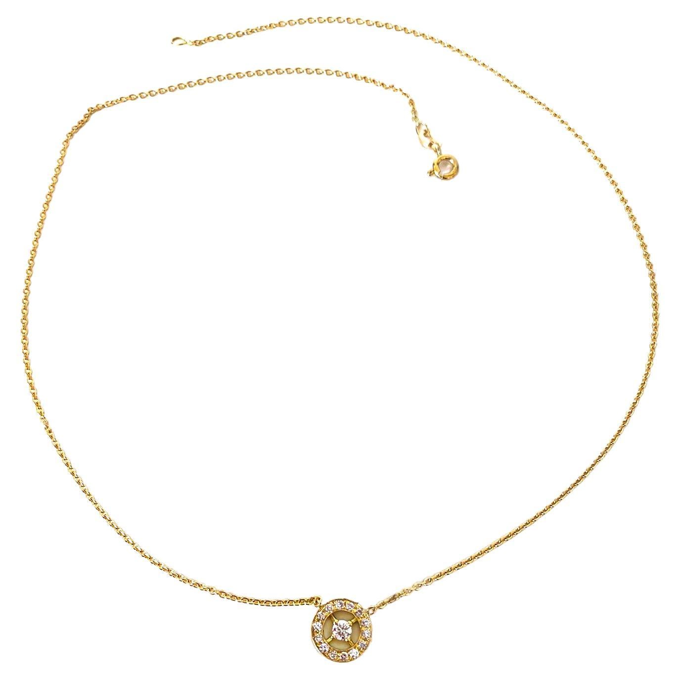 18 Karats Yellow Gold 0.24 Karat White Diamonds Dainty Pendant Chain Necklace For Sale