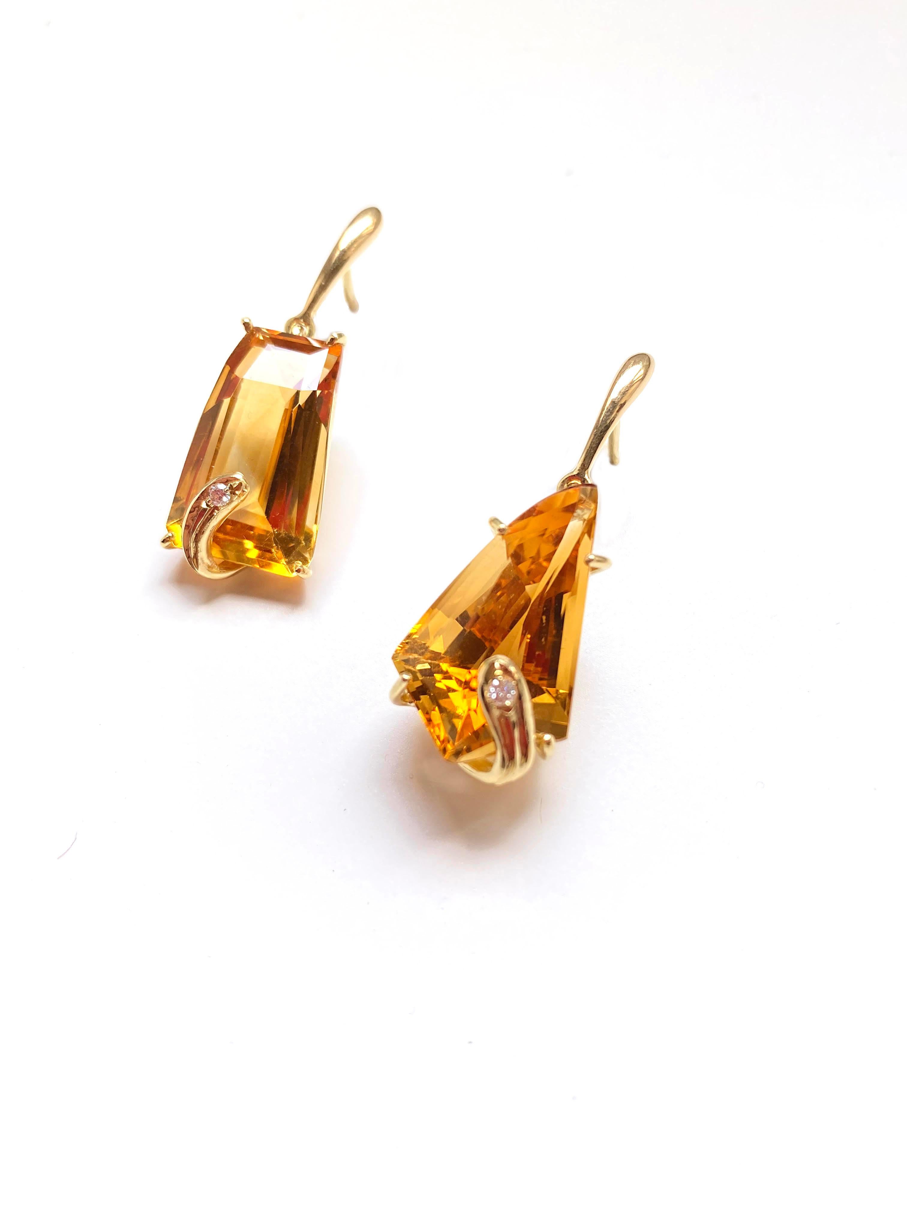 Women's 18K Yellow Gold Citrine 0.04 Karat Brown Diamonds Unique Piece Dangle Earrings