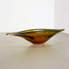 1, 8 Kg Glass Bowl Shell Centerpiece by Flavio Poli Attrib., Murano, Italy, 1970s
