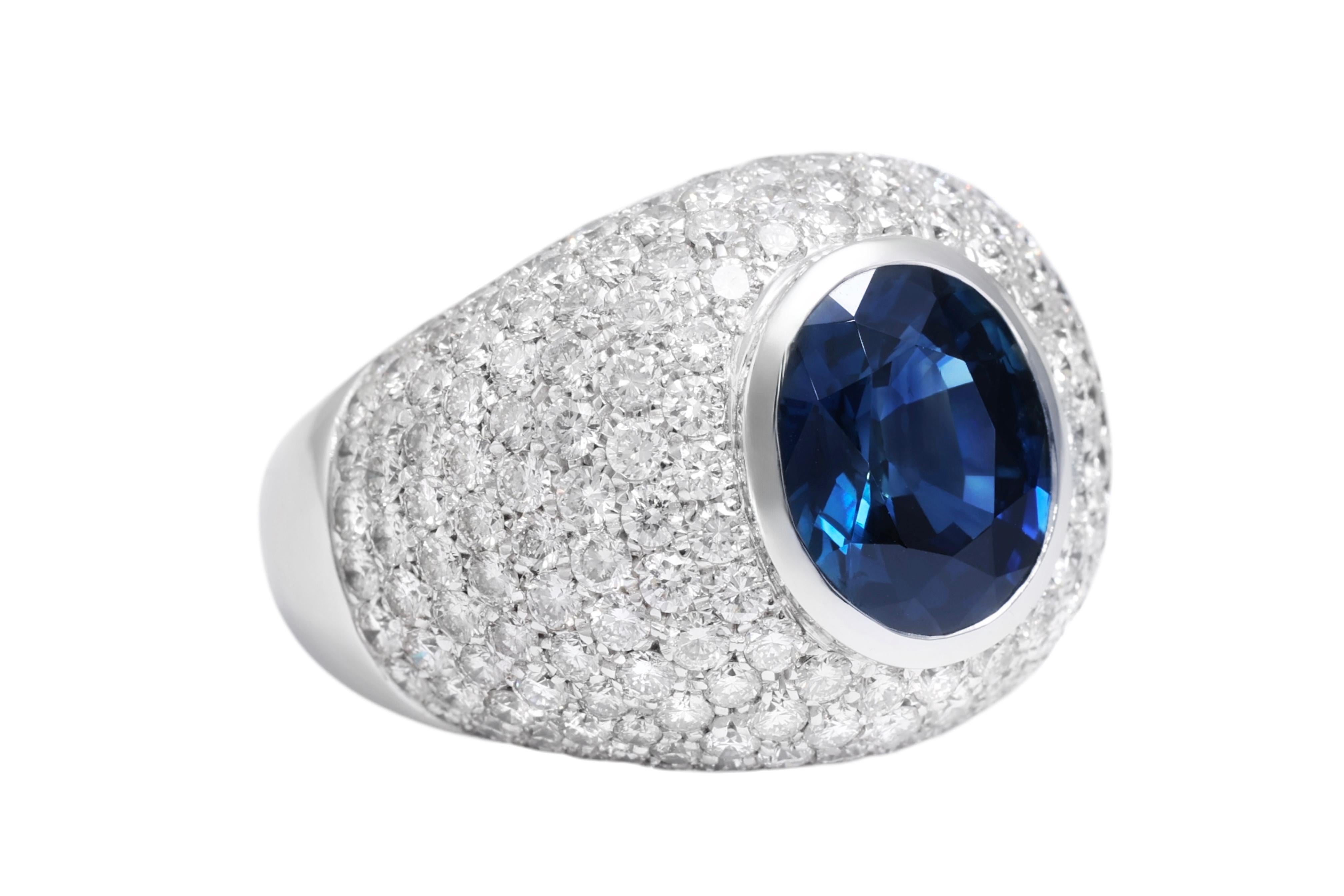 18 Kt 4.9 Ct Intensiver Blauer Saphir & Voller Pavé Diamant Ring , Einzigartiges Design

MATERIAL : 18kt massiv  Weißes Gold.

Gesamtgewicht: 14,9 Gramm.

Saphir : 4.90 ct , Herkunft Siam Thailand

Diamanten : Brillantschliff 3,88 Karat, E/F ,