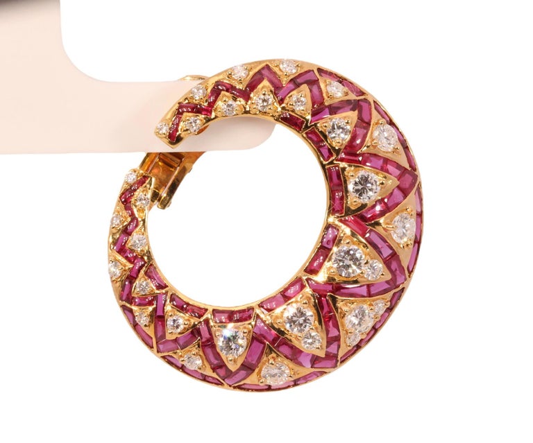 18 Karat Adler Genèva Ruby Cabochons and Diamonds Earrings, Estate