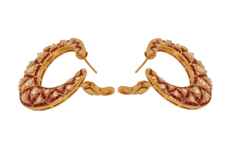 18 Karat Adler Genèva Ruby Cabochons and Diamonds Earrings, Estate