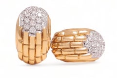 18 kt. Beautiful Gold Clip - On Earrings set with 2.76 ct. Diamonds