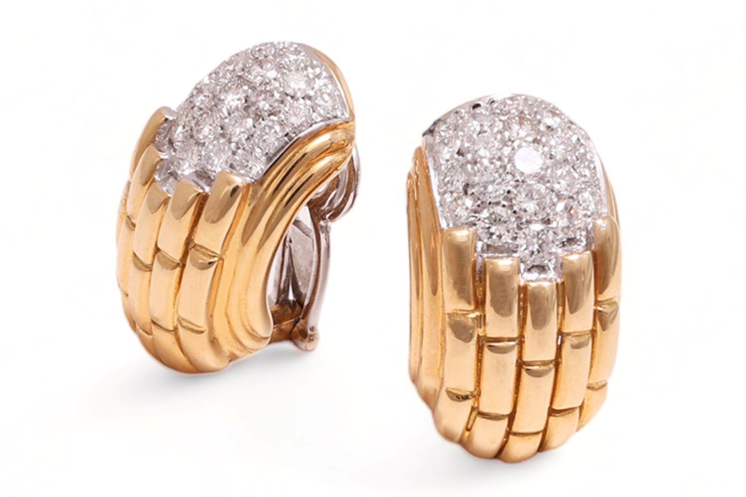 18 kt. Preciosos pendientes de oro con clip engastados con 2,76 ct. Diamantes Moderno en venta