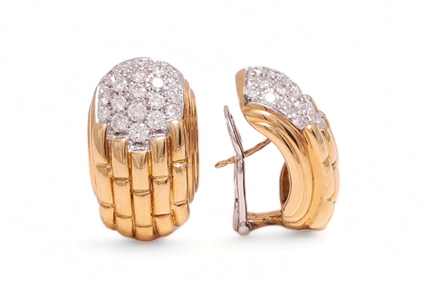 18 kt. Preciosos pendientes de oro con clip engastados con 2,76 ct. Diamantes Corte brillante en venta