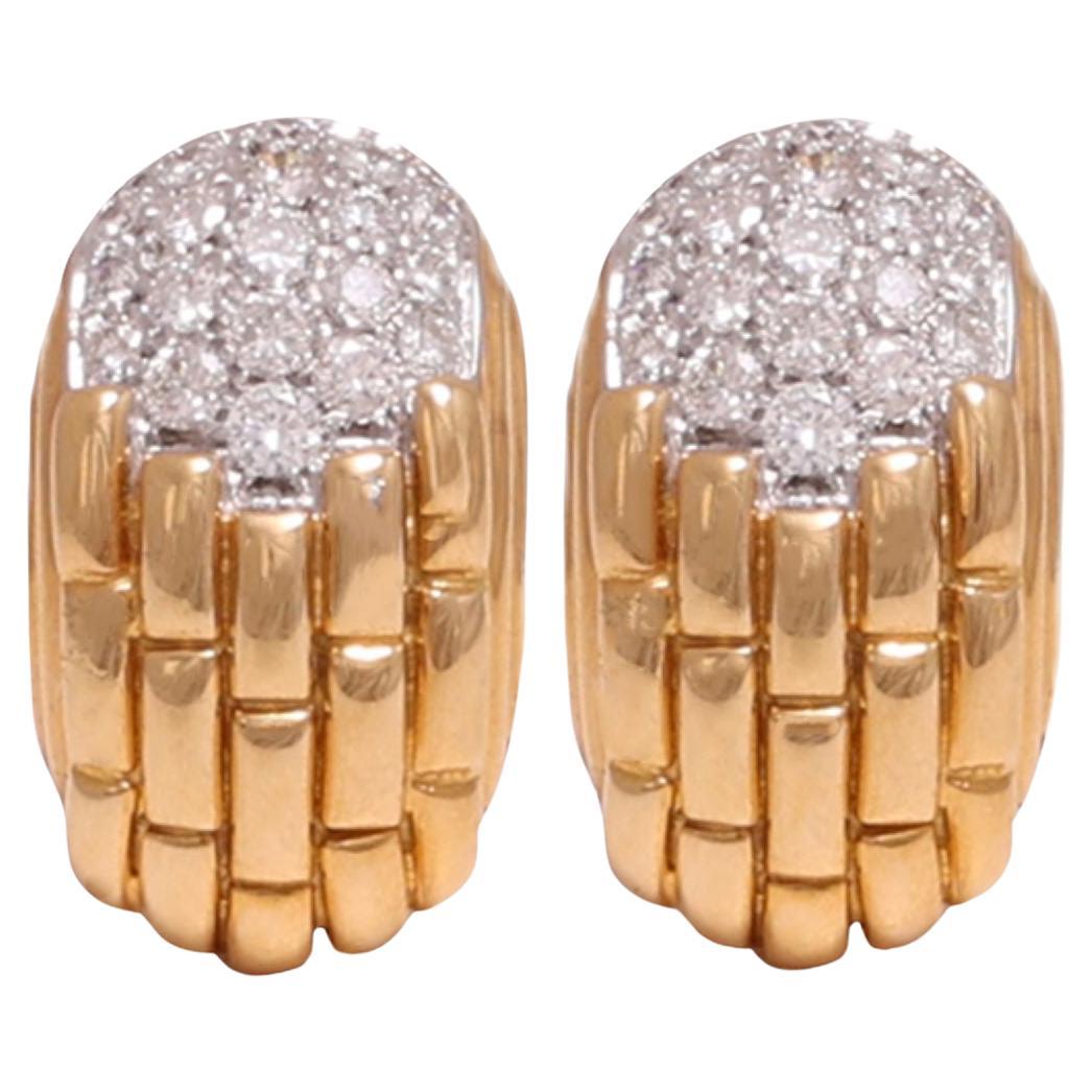 18 kt. Beautiful Gold Clip - On Earrings set with 2.76 ct. Diamonds