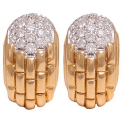 18 kt. Schöne Gold-Clip-On-Ohrringe mit 2,76 Karat gefasst. Diamanten