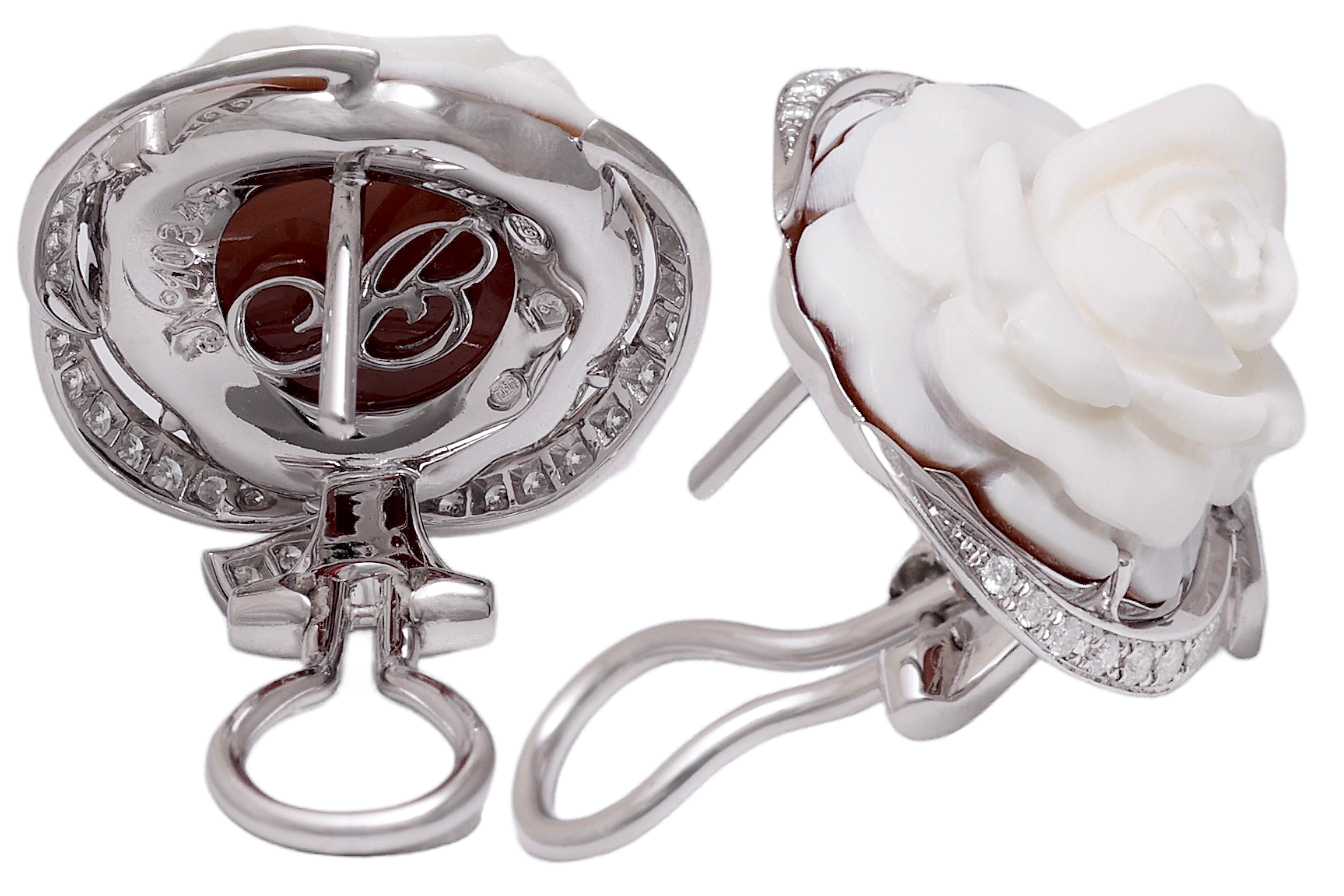 Orecchini di diamanti Breguet 18 Kt con cammeo di fiori In condizioni ottime in vendita a Antwerp, BE