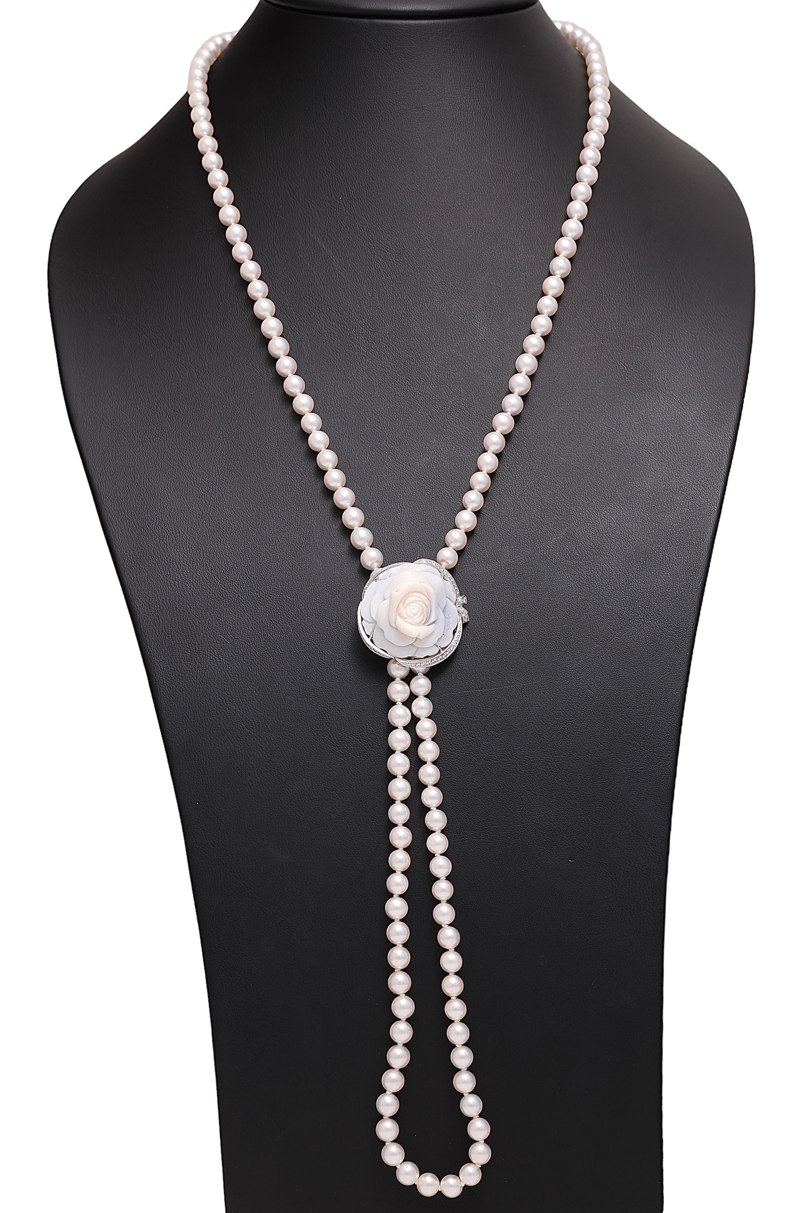 18 Kt Breguet Diamonds Pearl Necklace / Brooch / Earrings Flower Cameo s

Measurements:  

Necklace / Brooch
the necklace is 49 cm long  
Brooch: 28.9mm x 29.8mm x 17.4mm
Total weight necklace: 58.6 gram

Earrings; 20.6mm x 19.4mm x 18.0mm
total