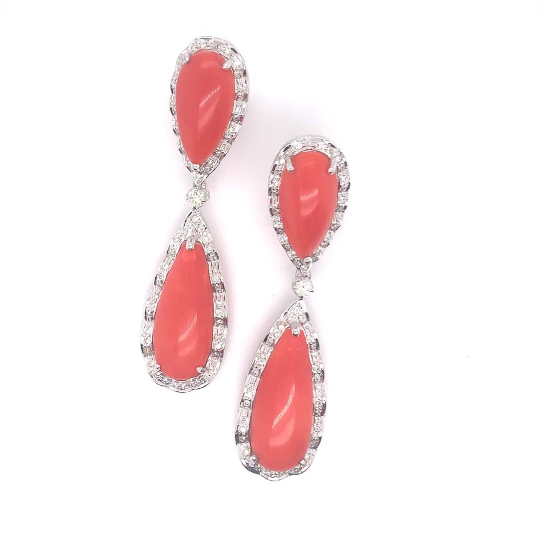 18 Kt Coral and Diamond Dangle earrings In New Condition For Sale In New York, NY
