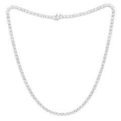 A&M. I. Custom  Collier à 4 griffes en or blanc 18 carats, 16,5" 15,15 carats 