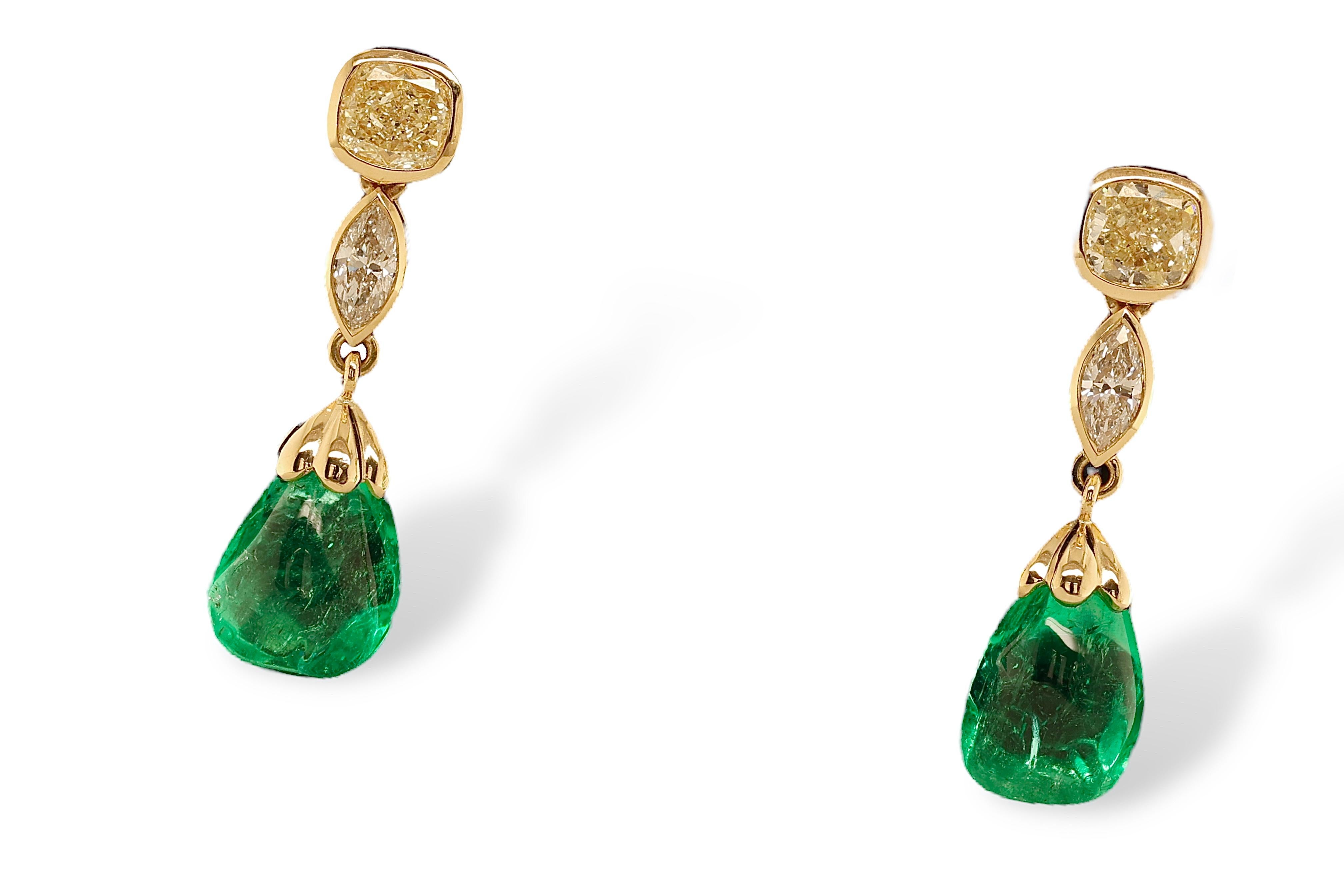 18 Kt, Earrings Minor Colombian 5.39 & 5.14ct Emeralds, Diamonds, CGL Certified For Sale 1