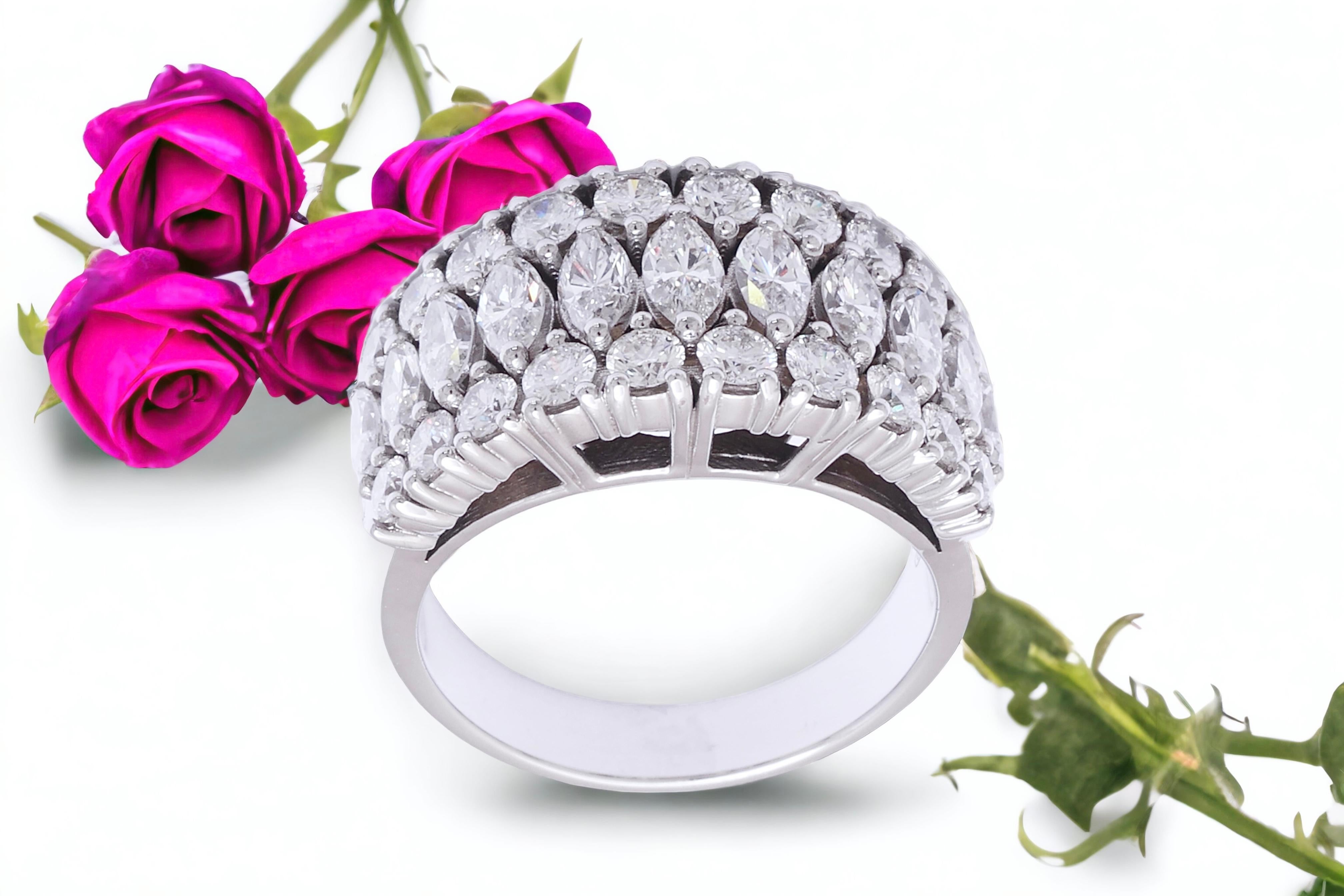 18 kt. Eleganter und luxuriöser Ring mit 2,60 ct. Diamant im Marquise- und Brillantschliff im Angebot 12