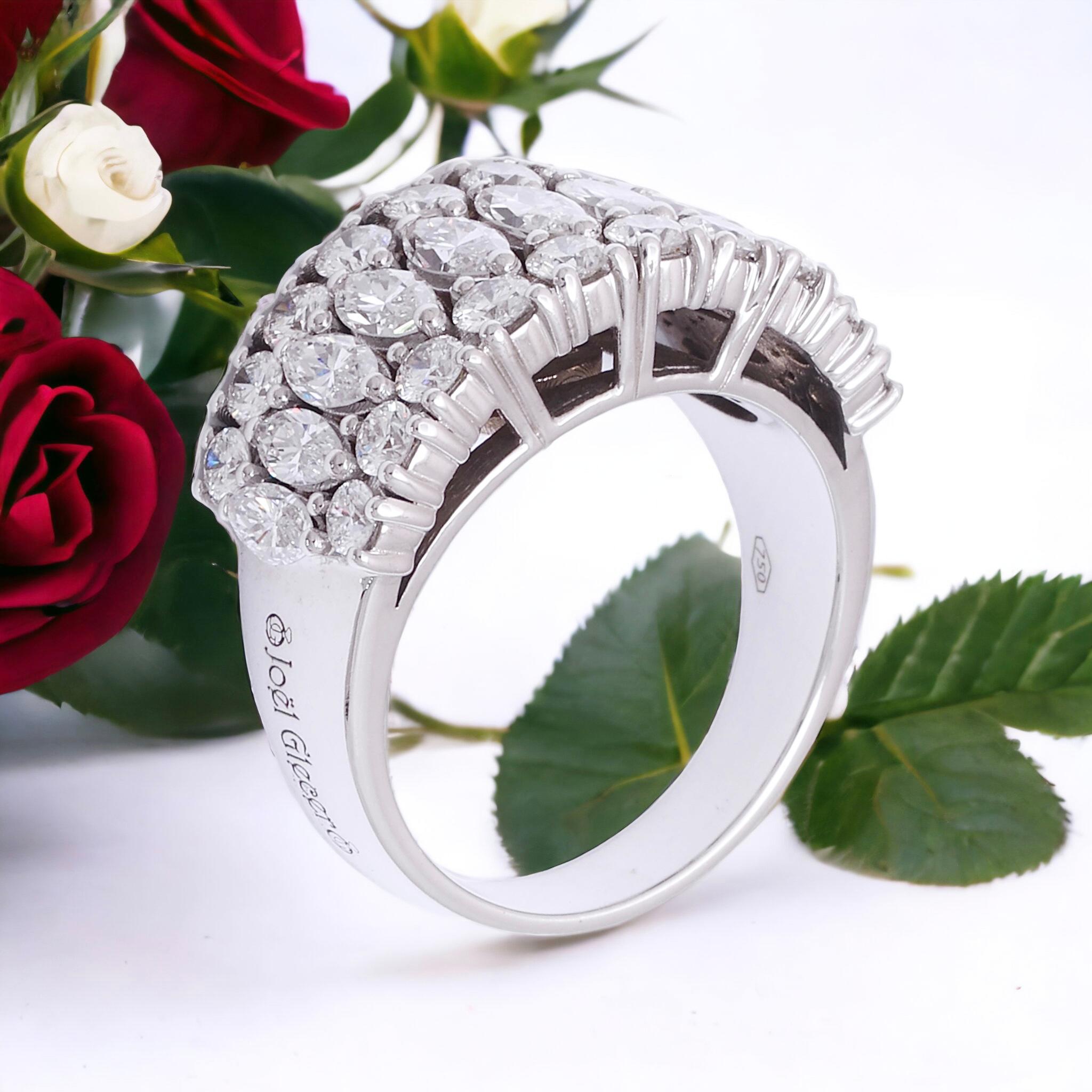 18 kt. Eleganter und luxuriöser Ring mit 2,60 ct. Diamant im Marquise- und Brillantschliff im Angebot 13