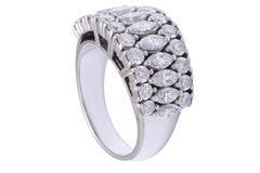 18 kt. Elegant & Luxurious Ring With 2.60 ct. Marquise & Brilliant Cut Diamond