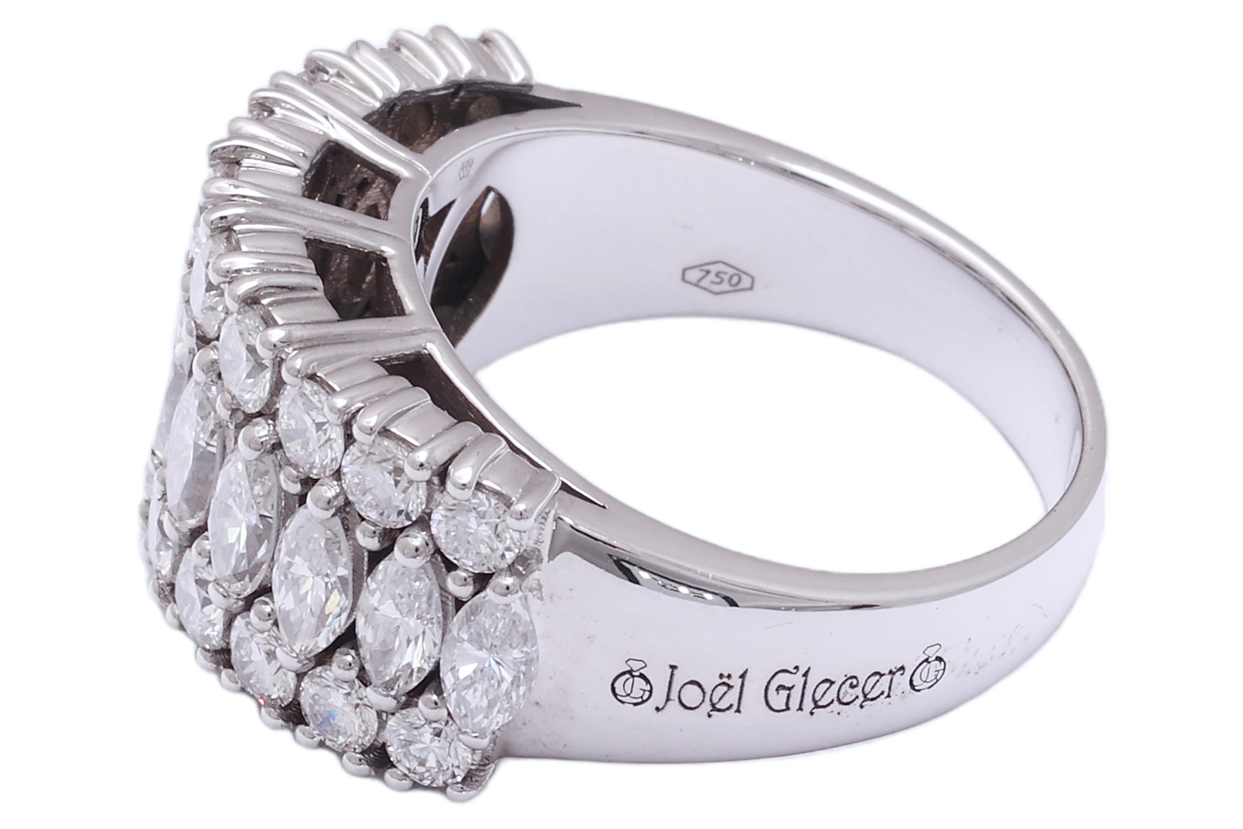 18 kt. Elegante y Lujoso Anillo Con 2,60 ct. Diamante talla marquesa y brillante en venta 2