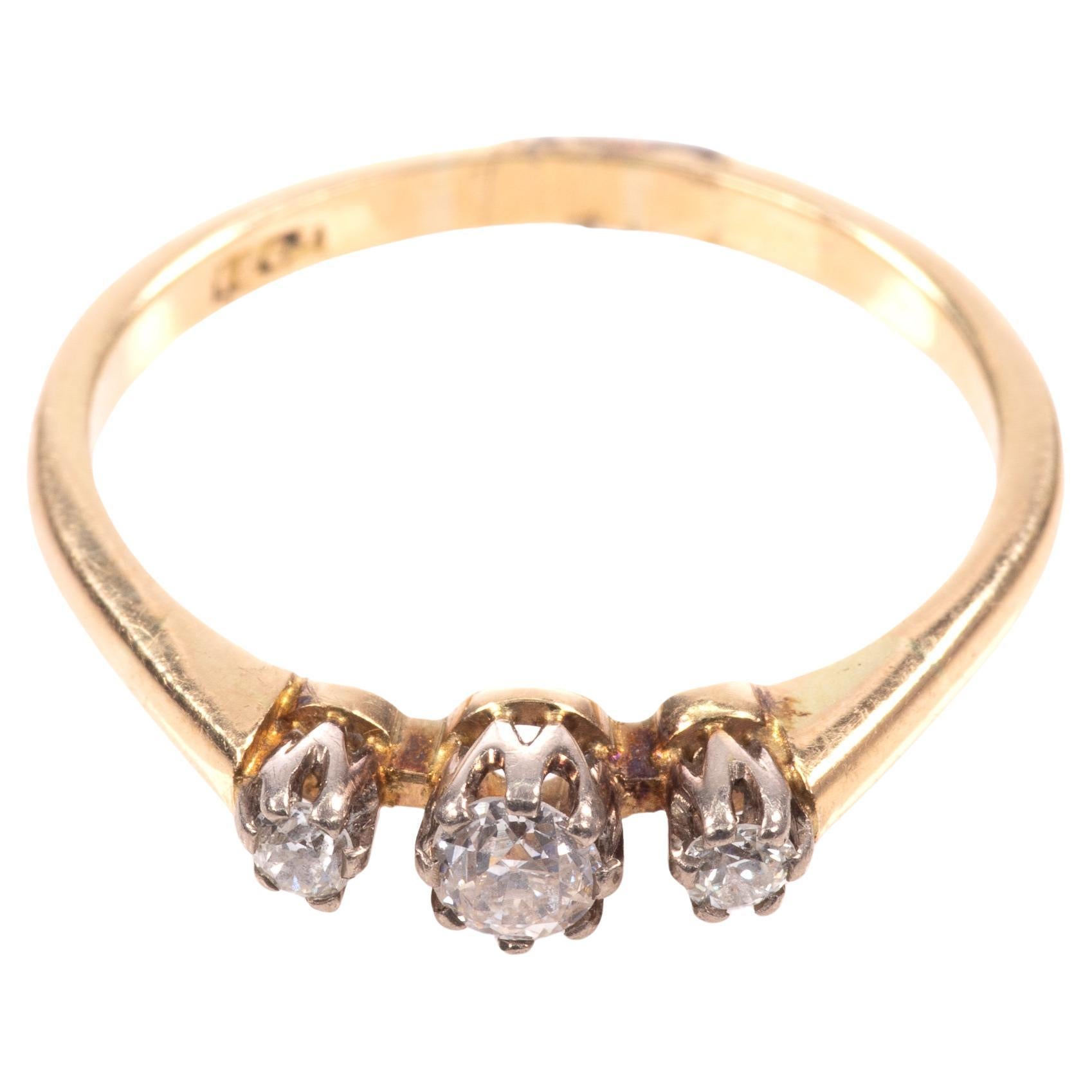 18 Karat Gold 0,35 Karat Diamant Trilogy-Ring  im Angebot