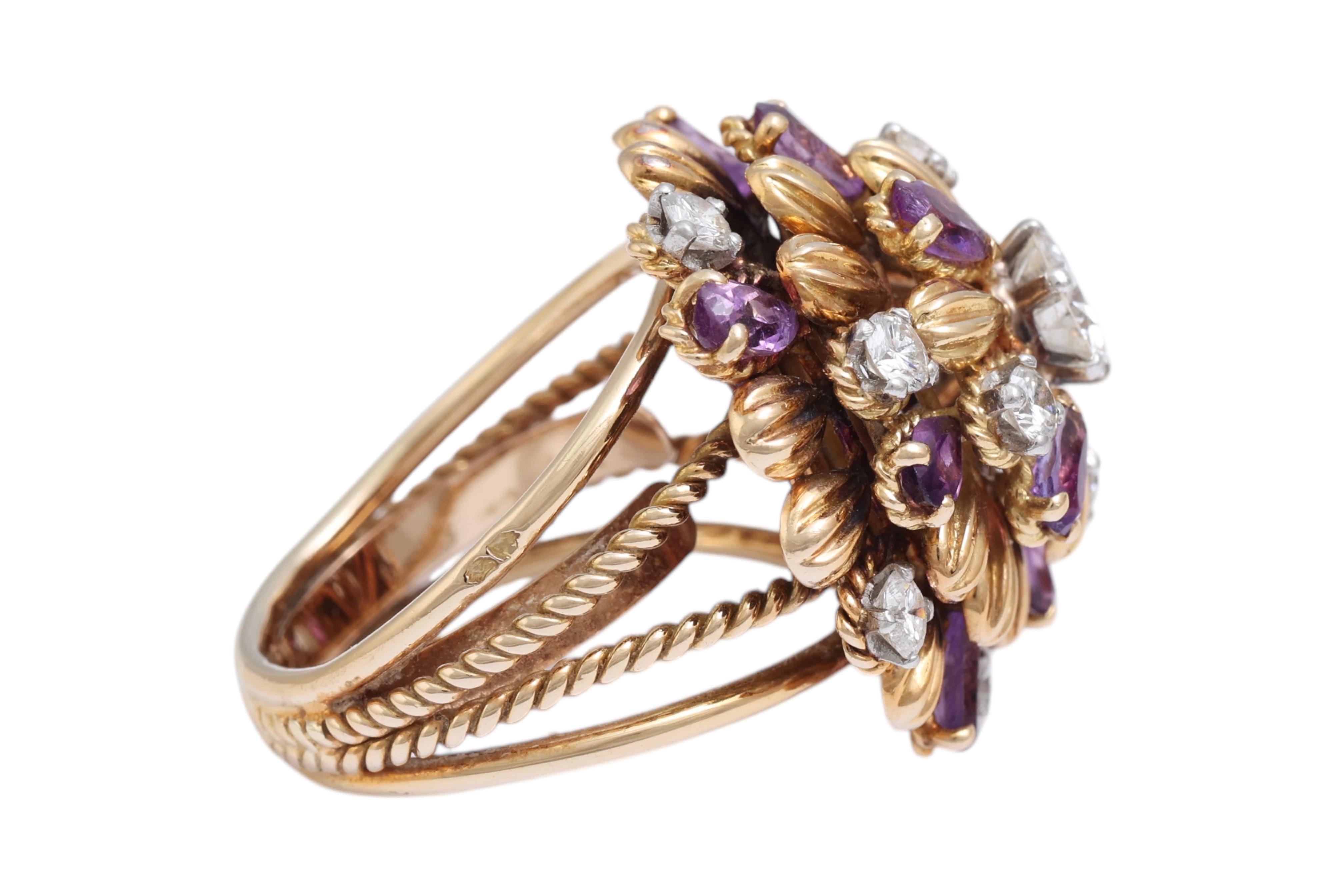 Women's or Men's 18 Kt Gold 1.7 Ct Loupe Clean Diamonds & Amethyst Ring with French Hallmarks For Sale