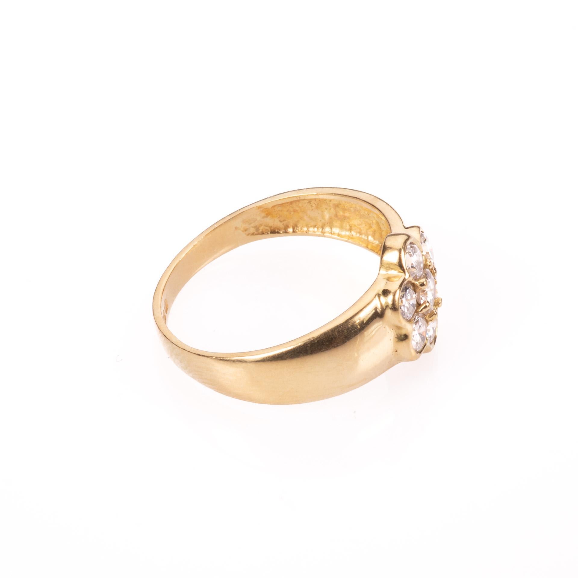 18 Kt Gold 1ct Diamond Cluster Ring For Sale 2