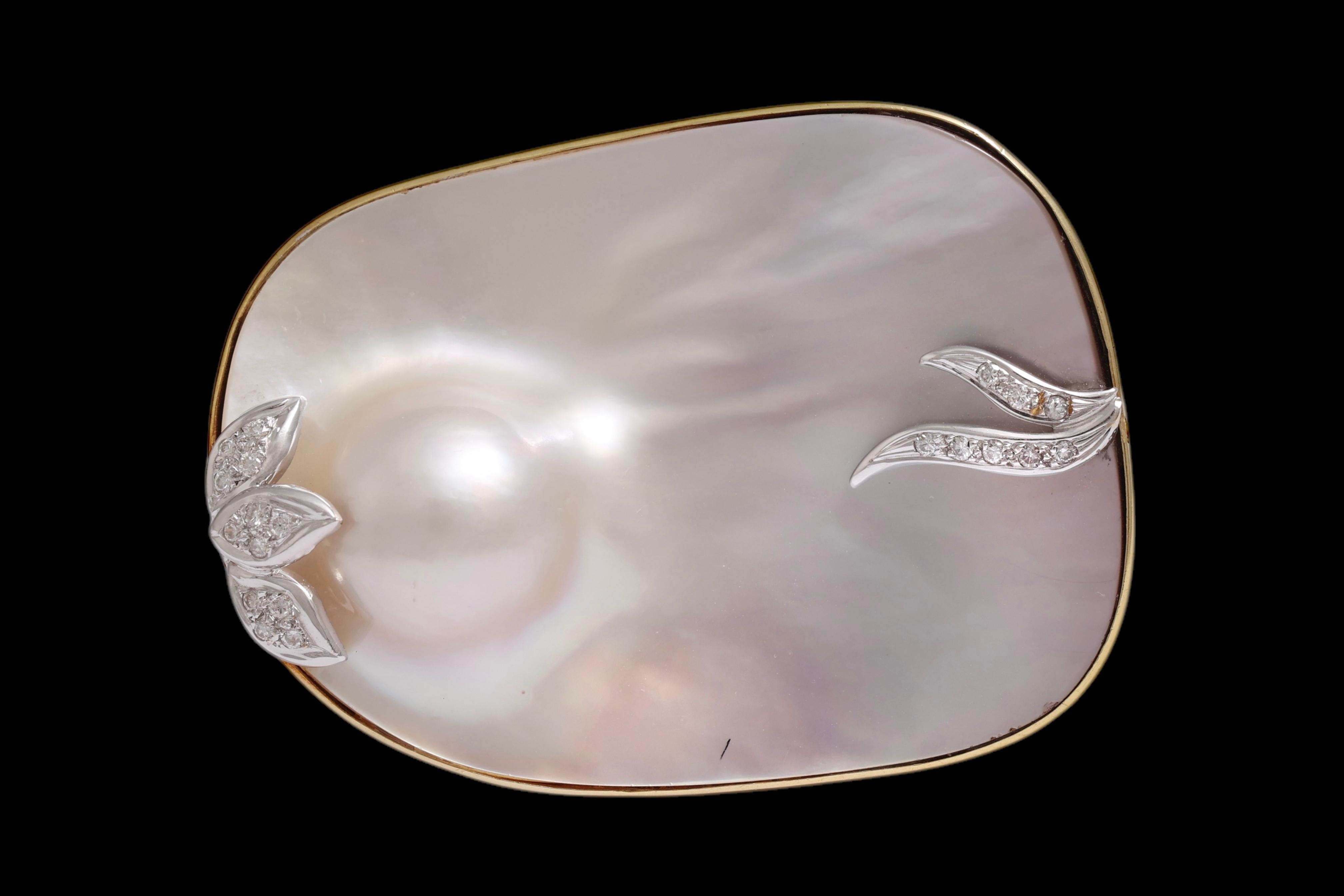 Collier/pendentif en or 18 carats à 3 rangs de perles, or et diamants, unique en son genre en vente 6