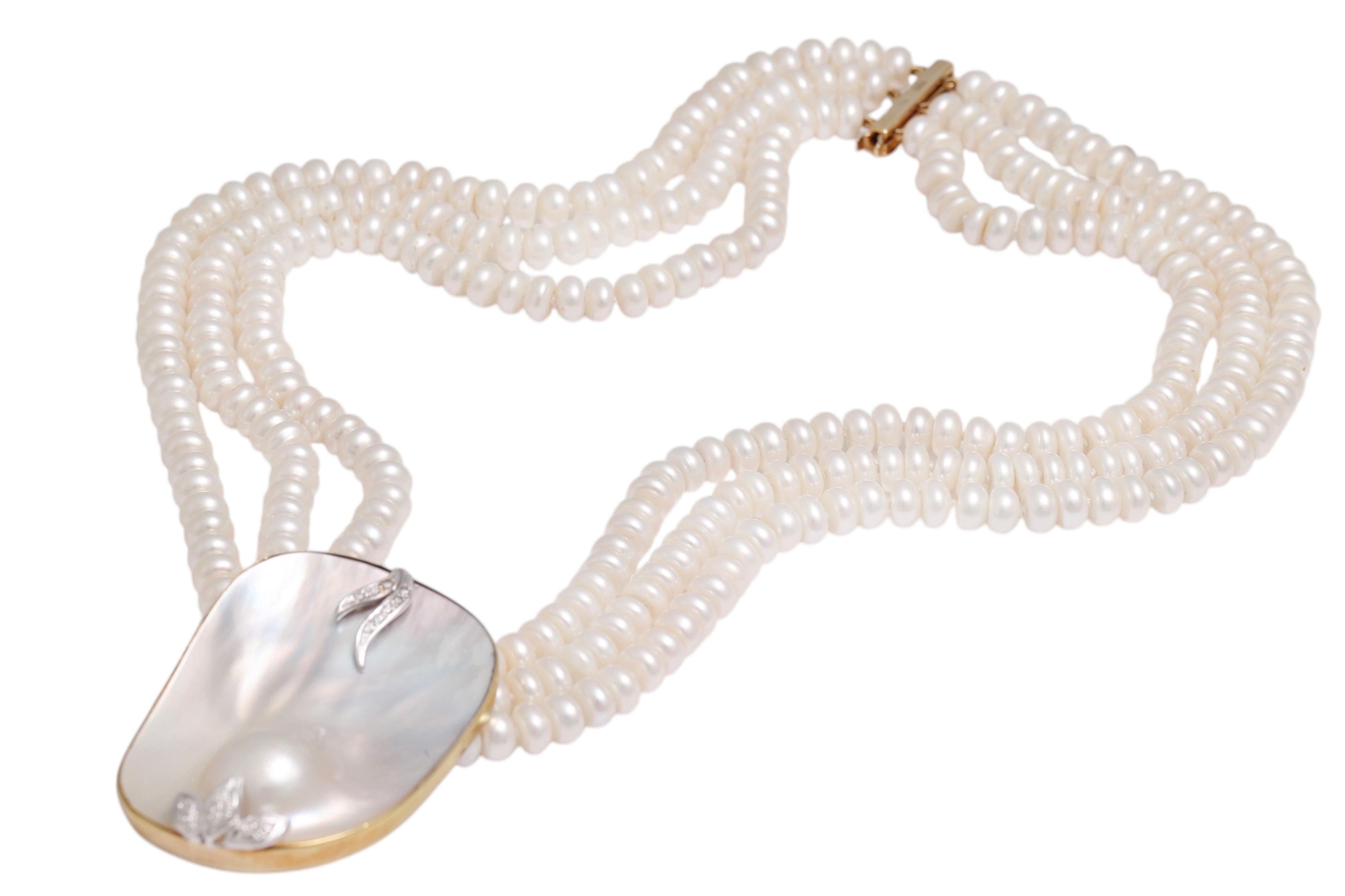 Collier/pendentif en or 18 carats à 3 rangs de perles, or et diamants, unique en son genre en vente 2