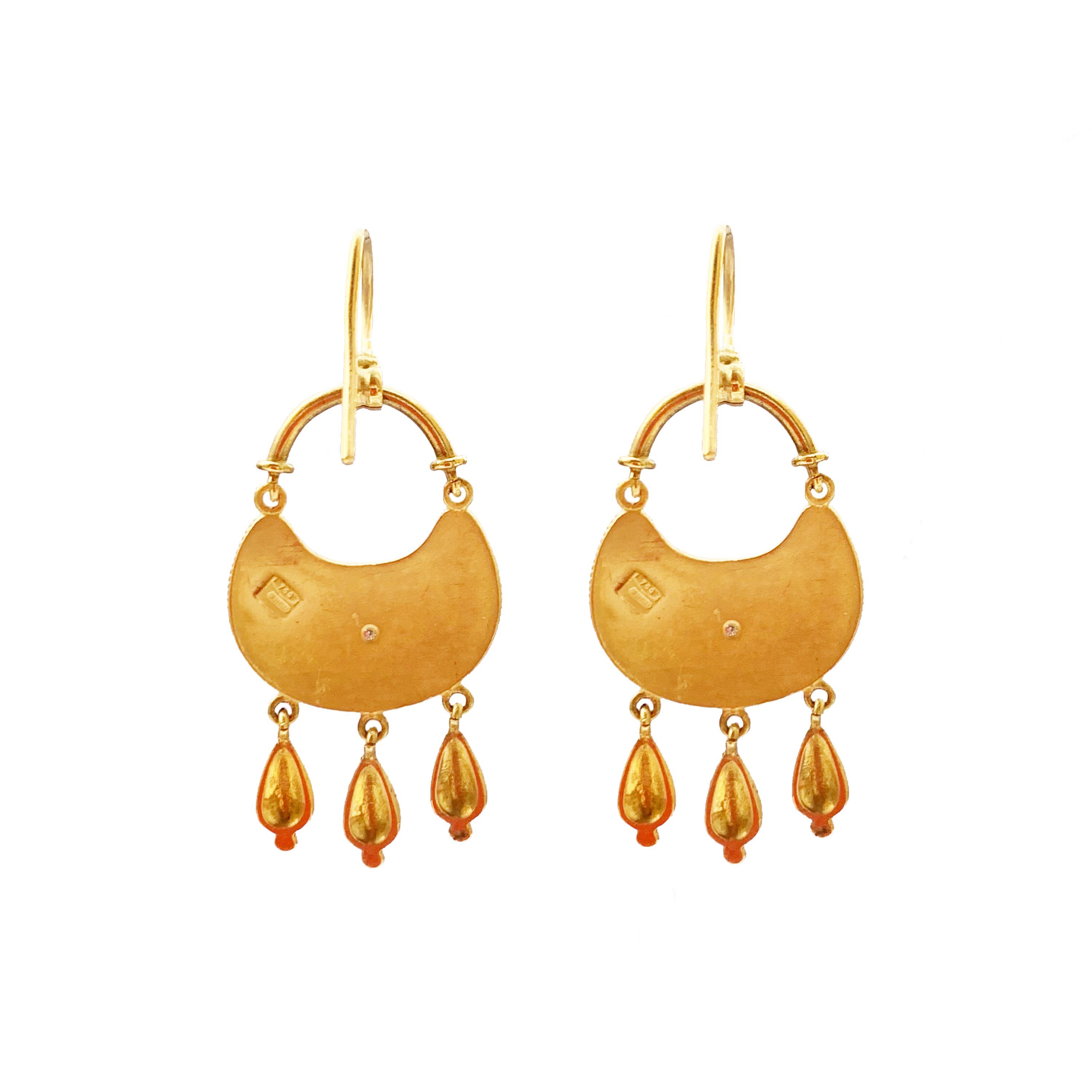 18 Karat Gold und Pflanzen-Emaille-Dekoration-Ohrringe (Neoetruskisch) im Angebot