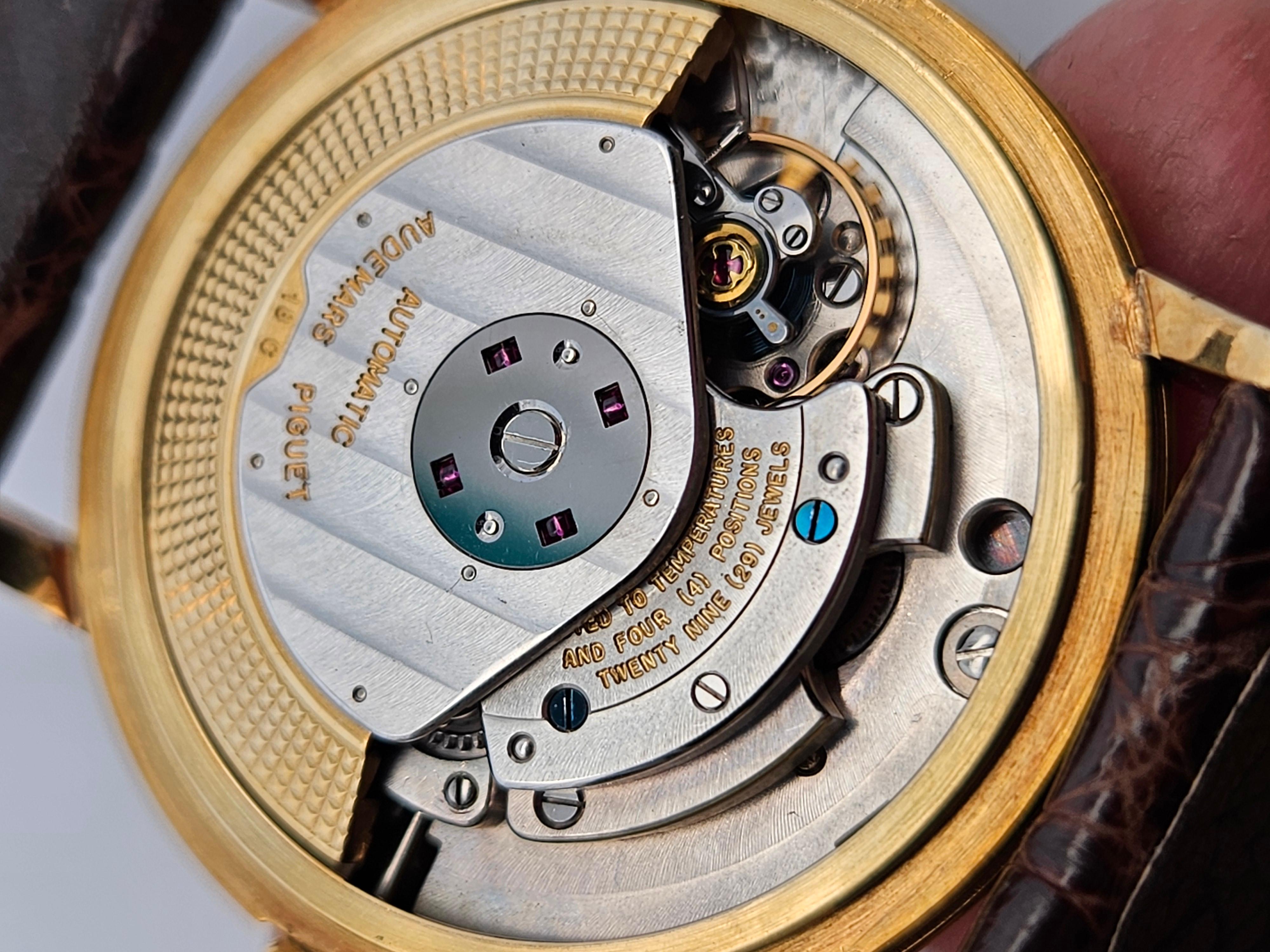 Audemars Piguet Cal K2070 Montre-bracelet automatique de collection en or 18 carats en vente 7