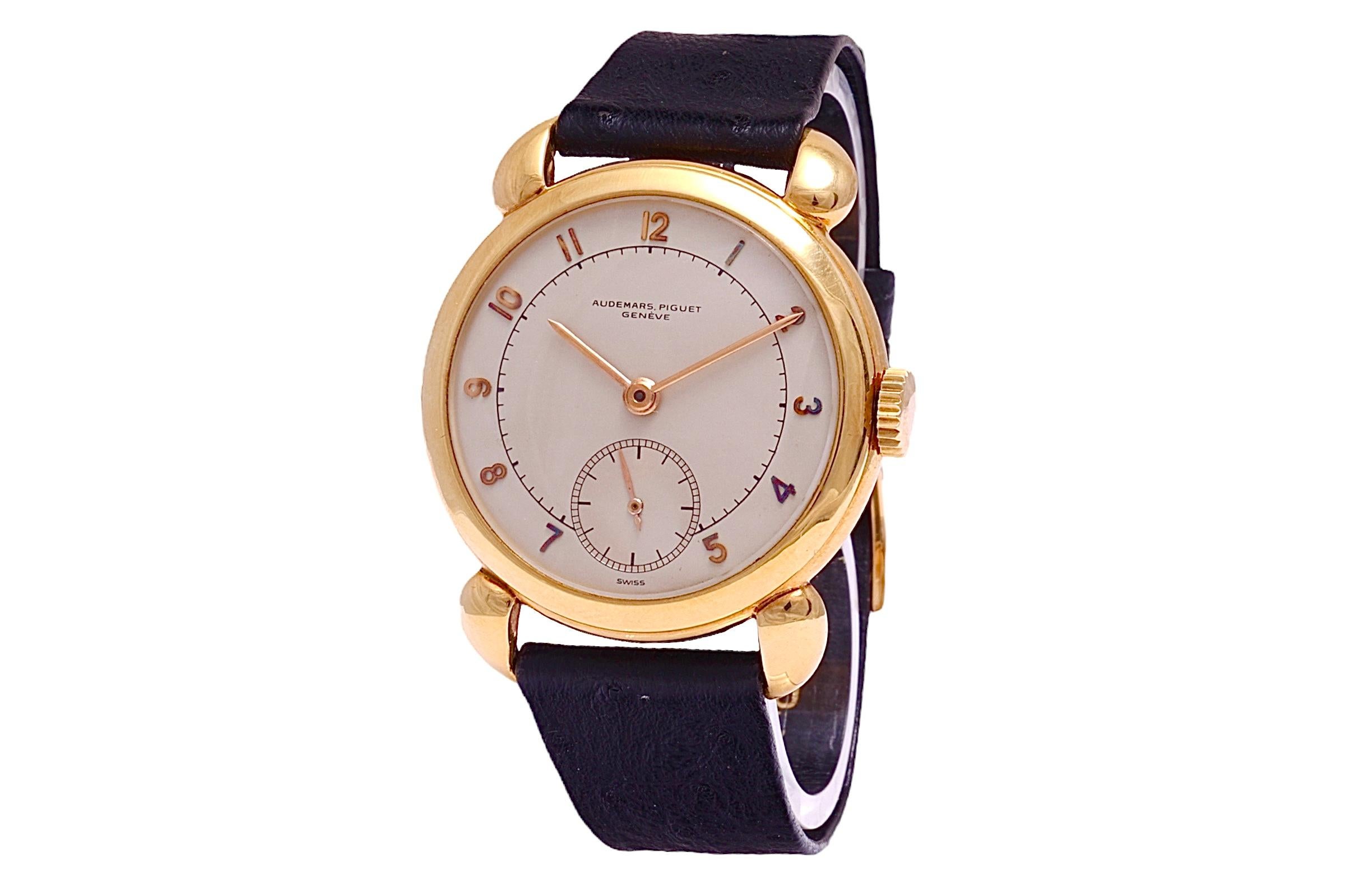 18 Kt Gold Audemars Piguet Calatrava Vintage Rare Collectors Wrist Watch 1940's In Excellent Condition For Sale In Antwerp, BE