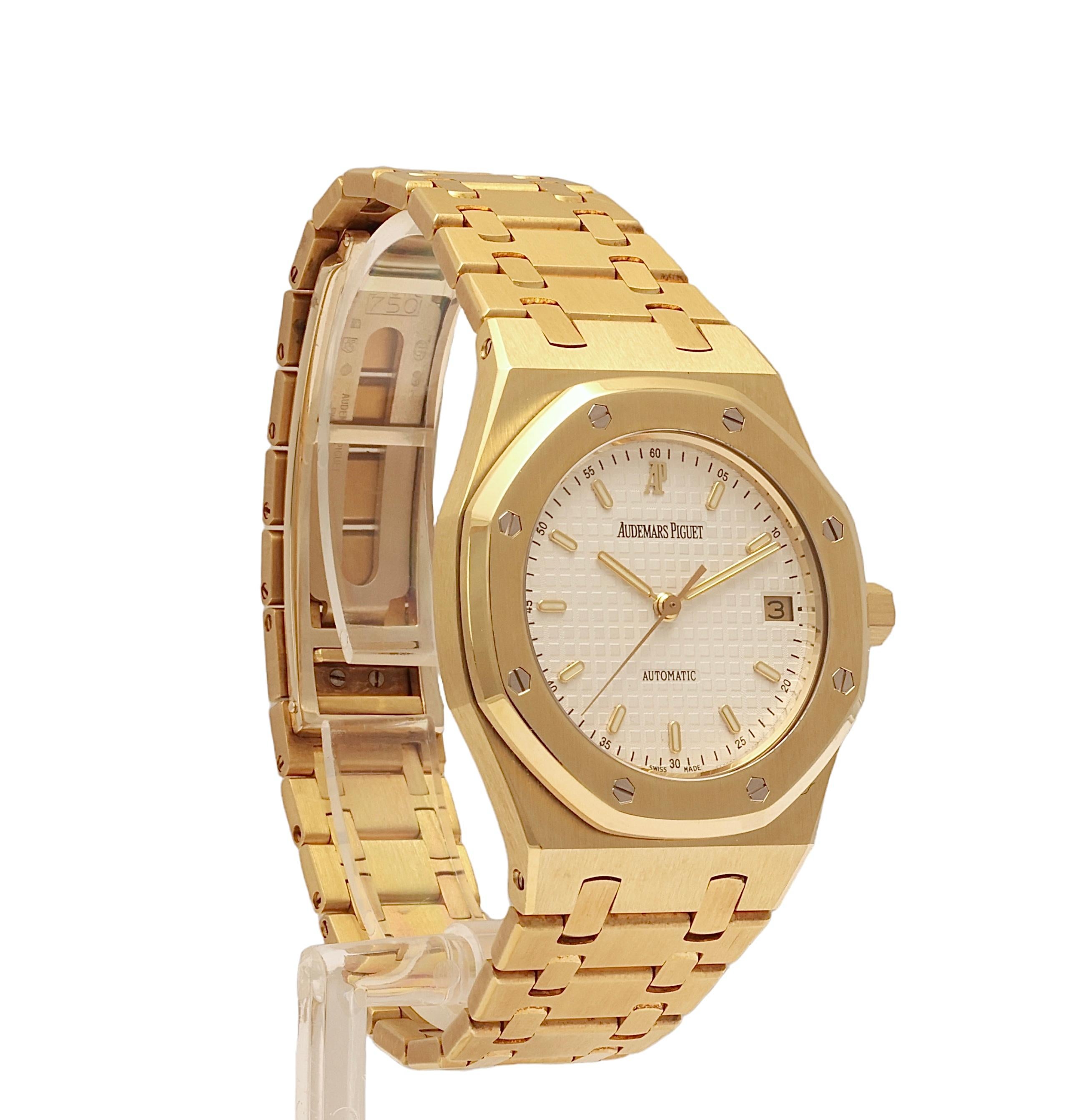 18 Kt Gold Audemars Piguet Royal Oak Automatic 14790BA Box & Papers In Excellent Condition For Sale In Antwerp, BE