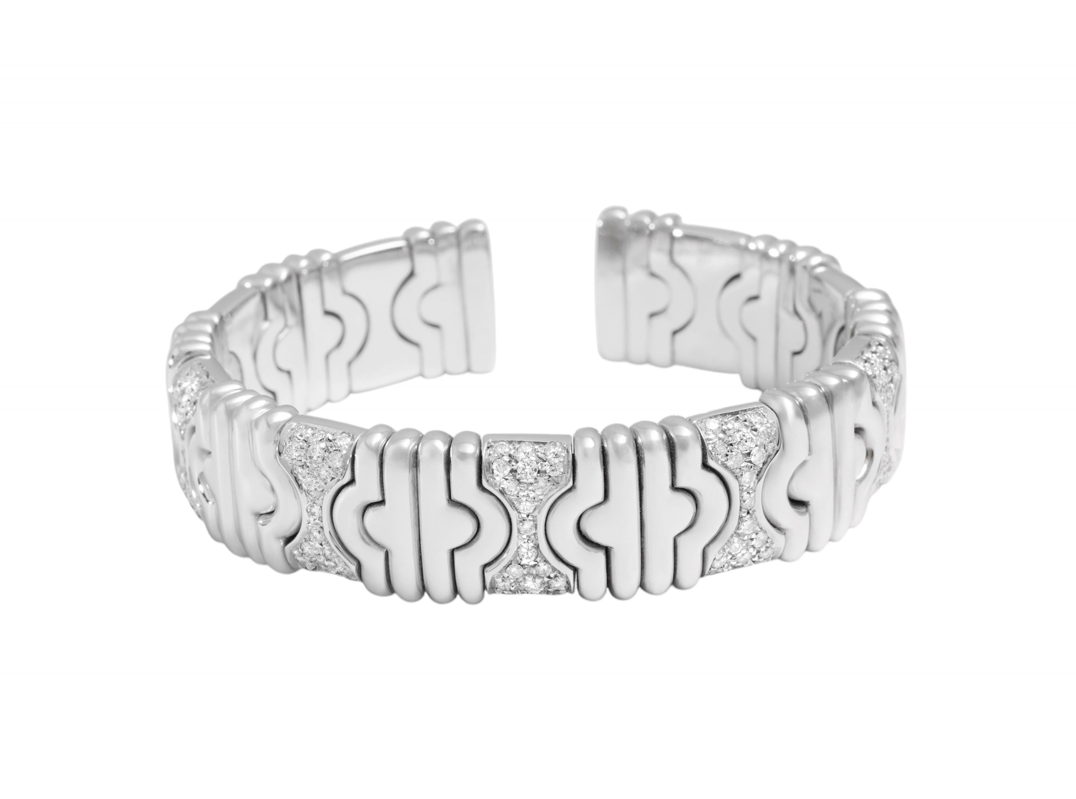 Pulsera flexible de oro de 18 kt y diamantes talla brillante en Excelente estado para la venta en Antwerp, BE