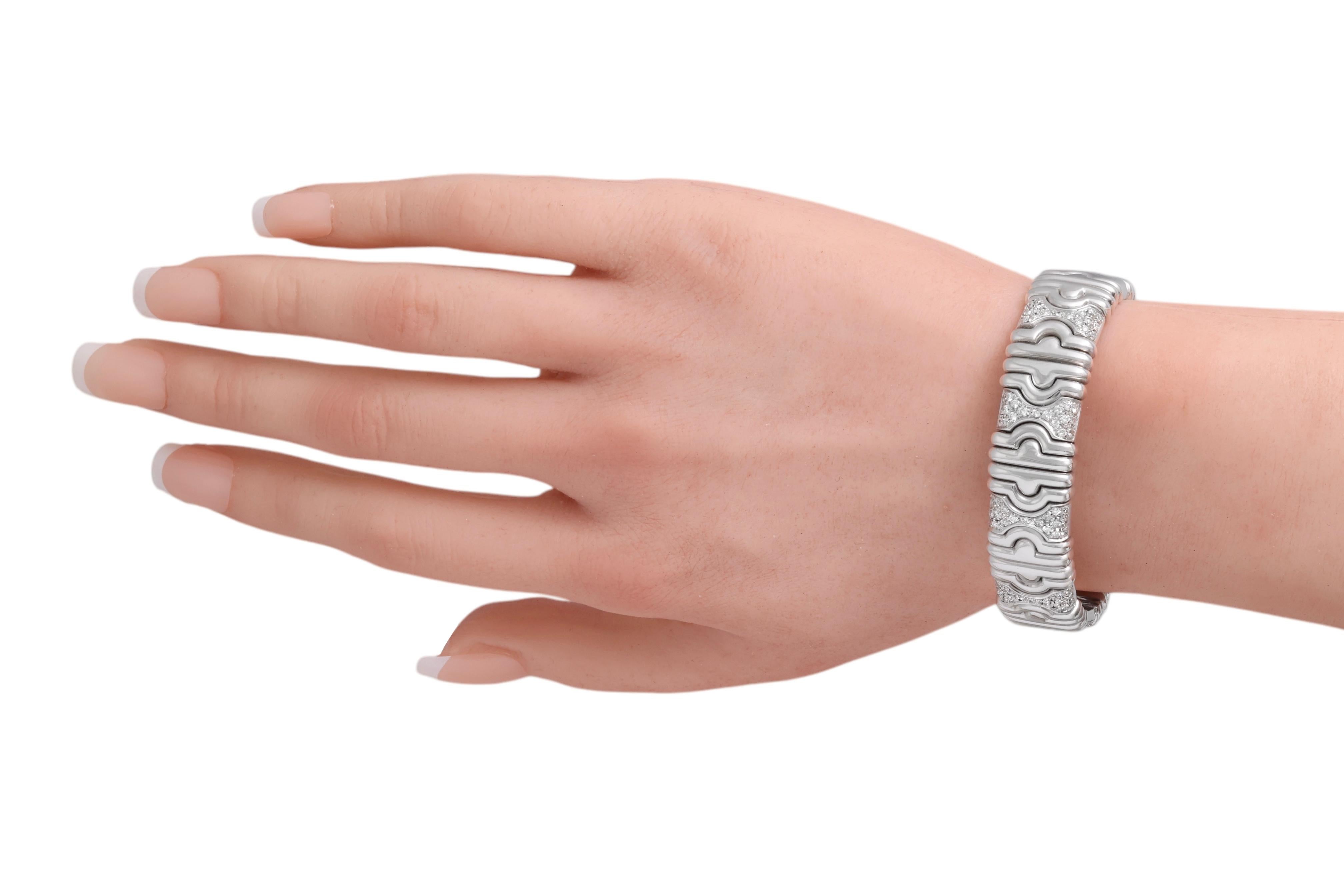 Pulsera flexible de oro de 18 kt y diamantes talla brillante en venta 4