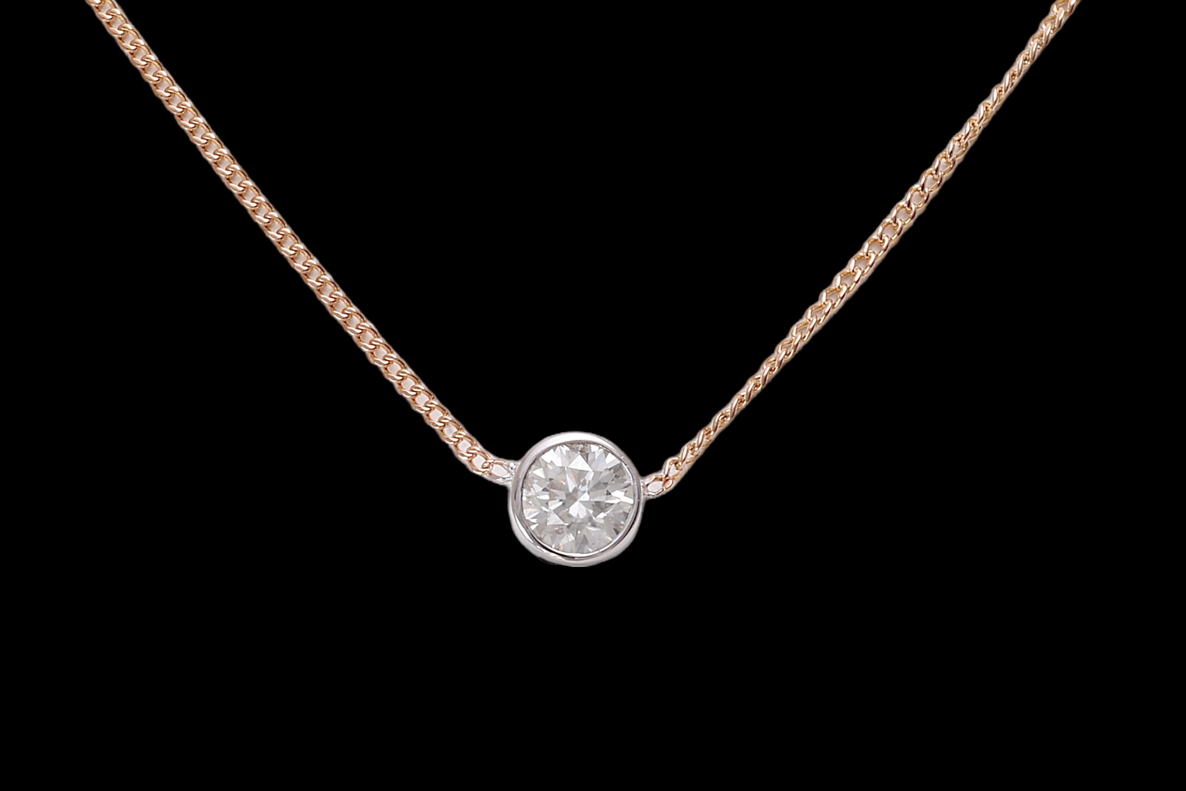 IGi Certified 18 kt. Gold Diamond Pendant Choker Necklace with 1.06 ct. Diamond For Sale 6