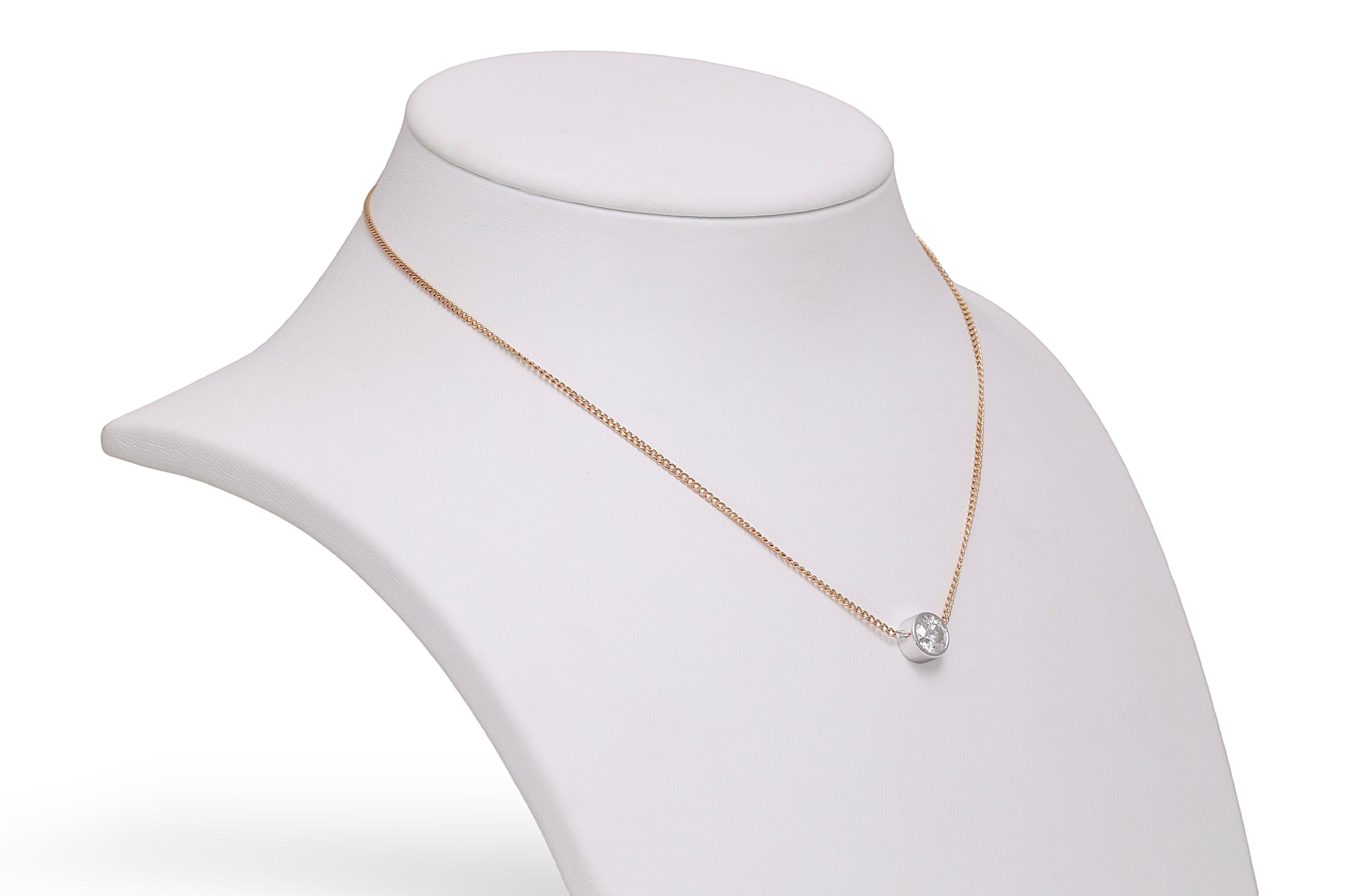 Women's IGi Certified 18 kt. Gold Diamond Pendant Choker Necklace with 1.06 ct. Diamond For Sale