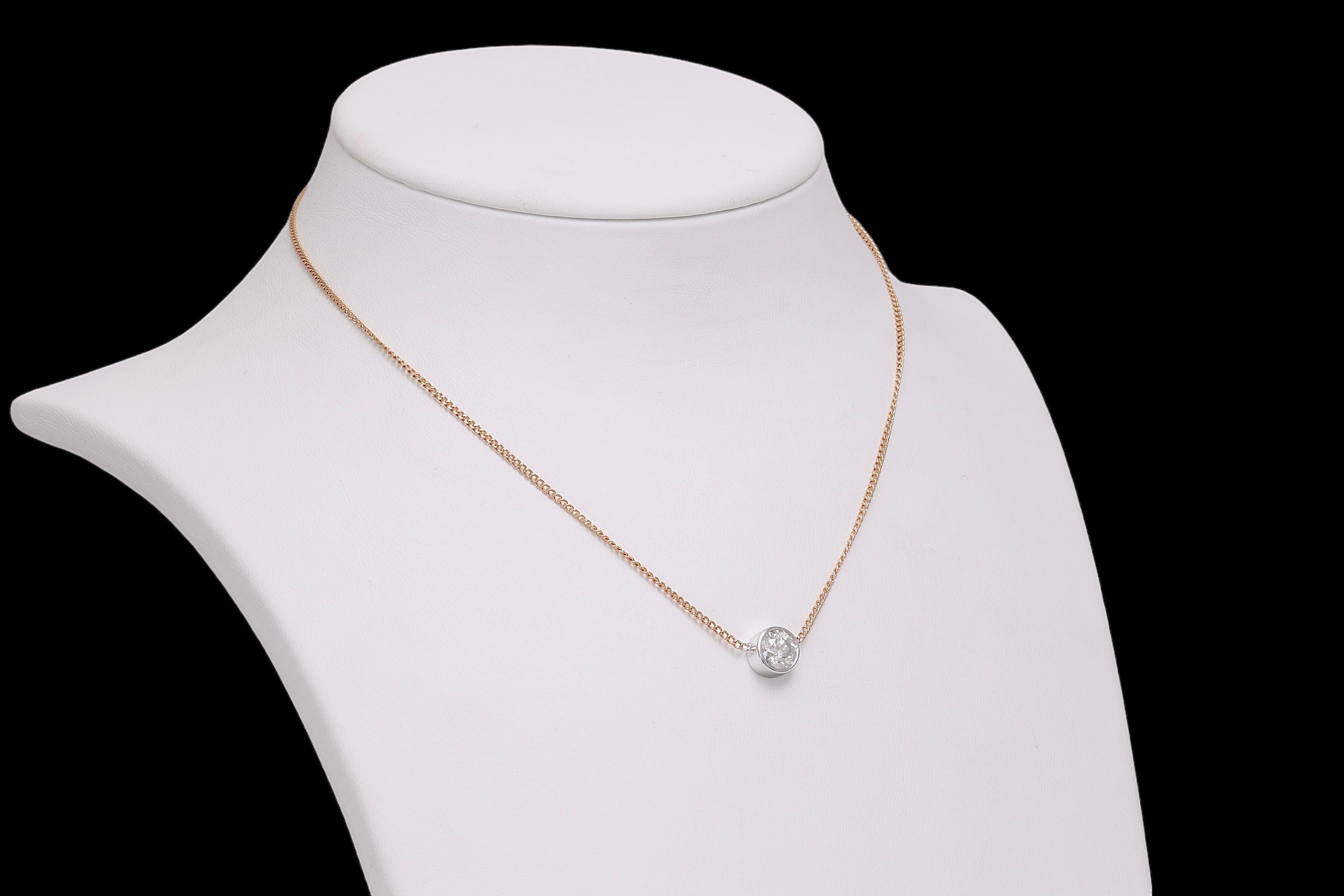 IGi Certified 18 kt. Gold Diamond Pendant Choker Necklace with 1.06 ct. Diamond For Sale 1