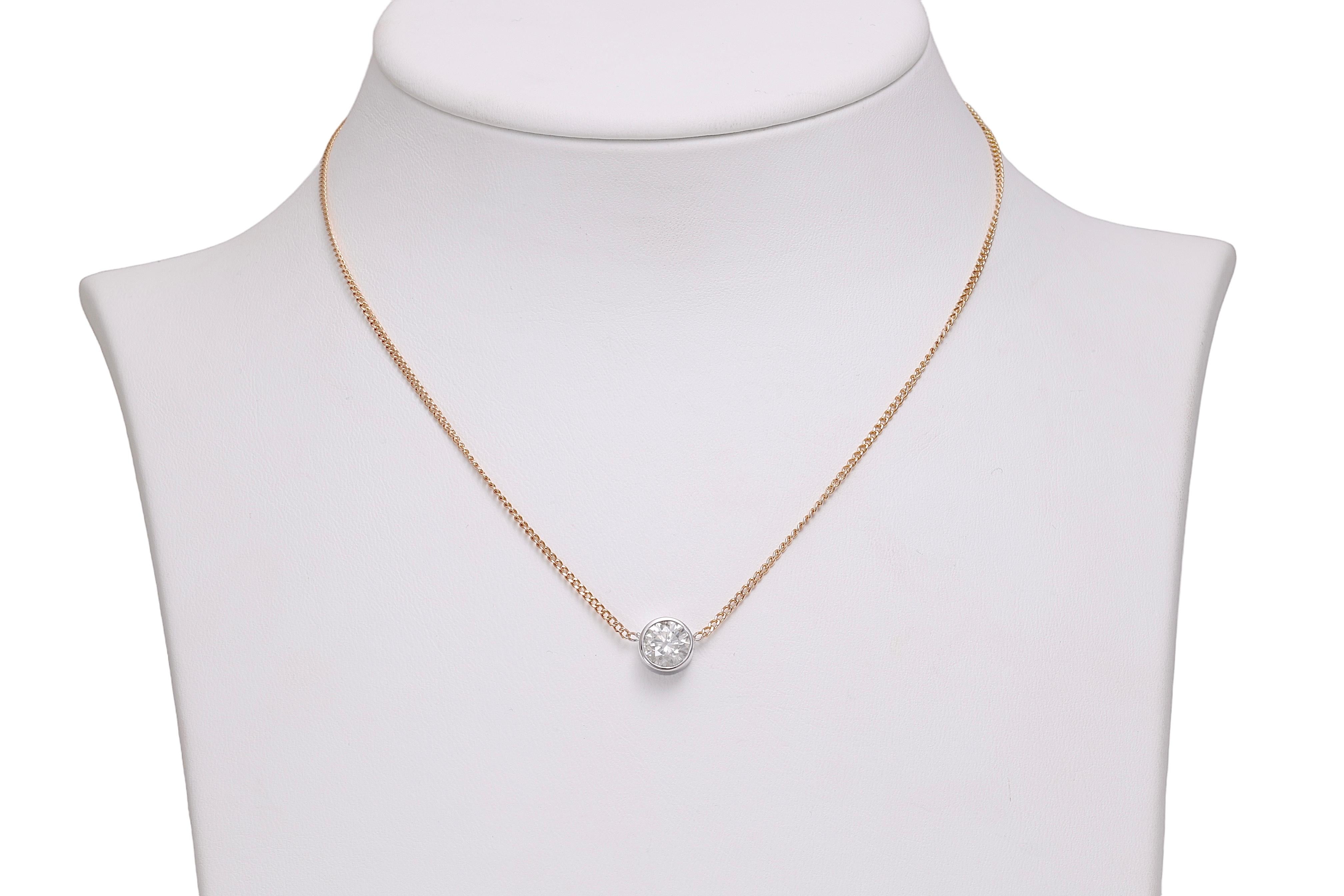 IGi Certified 18 kt. Gold Diamond Pendant Choker Necklace with 1.06 ct. Diamond For Sale 2