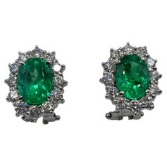18 Kt Gold Earrings, Colombian Emeralds, Brilliant Cut Diamonds