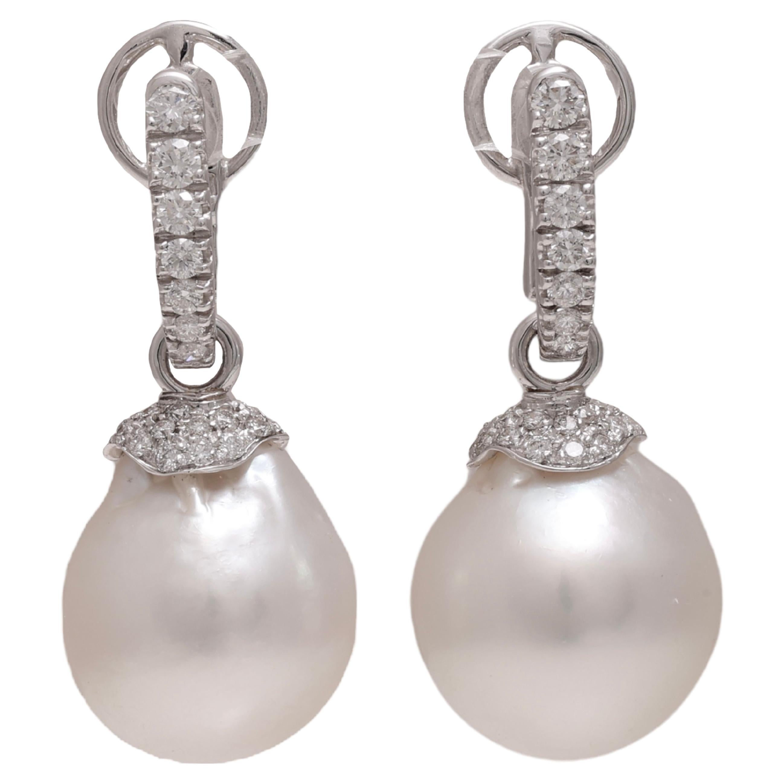 18 kt. Gold Earrings With Beautiful Pearls and 0.92 ct. Diamonds For Sale