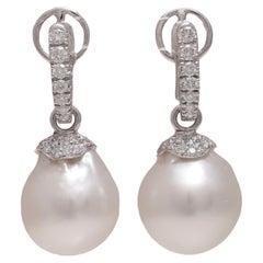 18 kt. Gold Earrings With Beautiful Pearls and 0.92 ct. Diamonds
