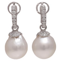 18 kt. Pendientes de Oro con Hermosas Perlas y 0,92 ct. Diamantes