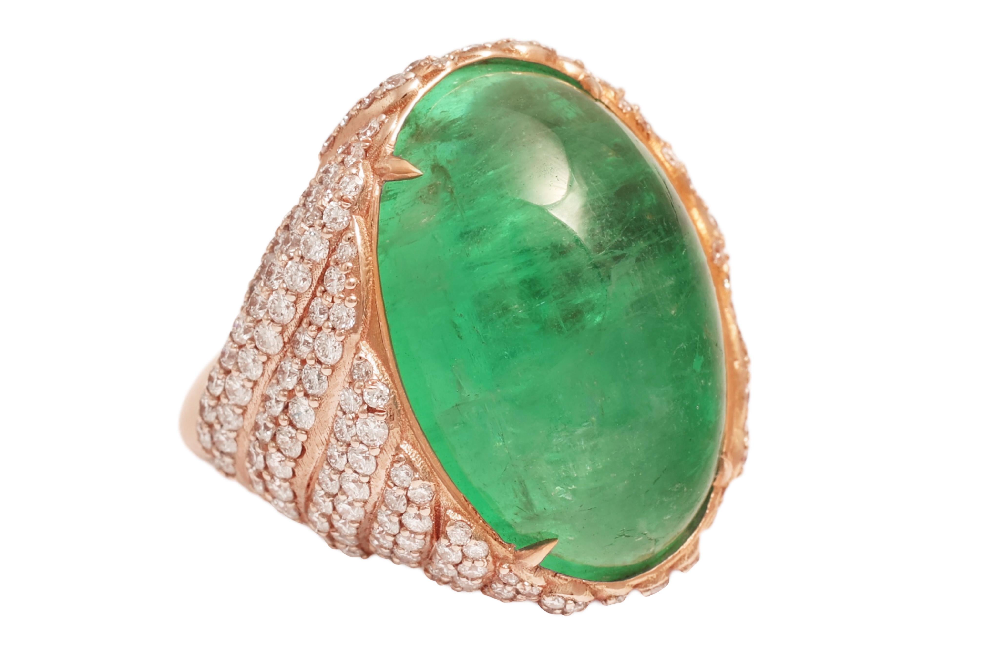 18 Kt Gold, Smaragd 24 Karat Cabochon & 3 Karat Diamant Ring für Damen oder Herren im Angebot