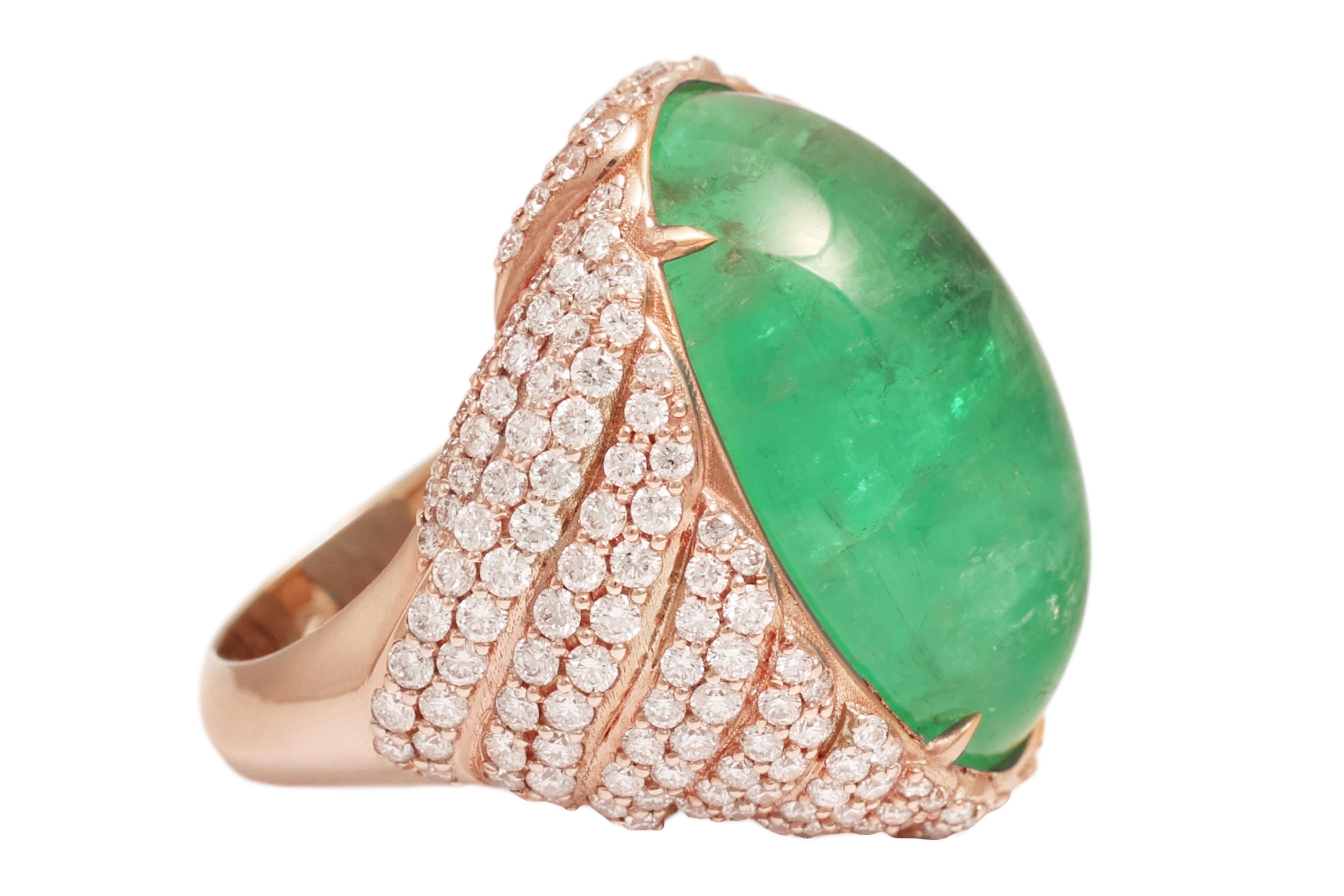 18 Kt Gold, Smaragd 24 Karat Cabochon & 3 Karat Diamant Ring im Angebot 1