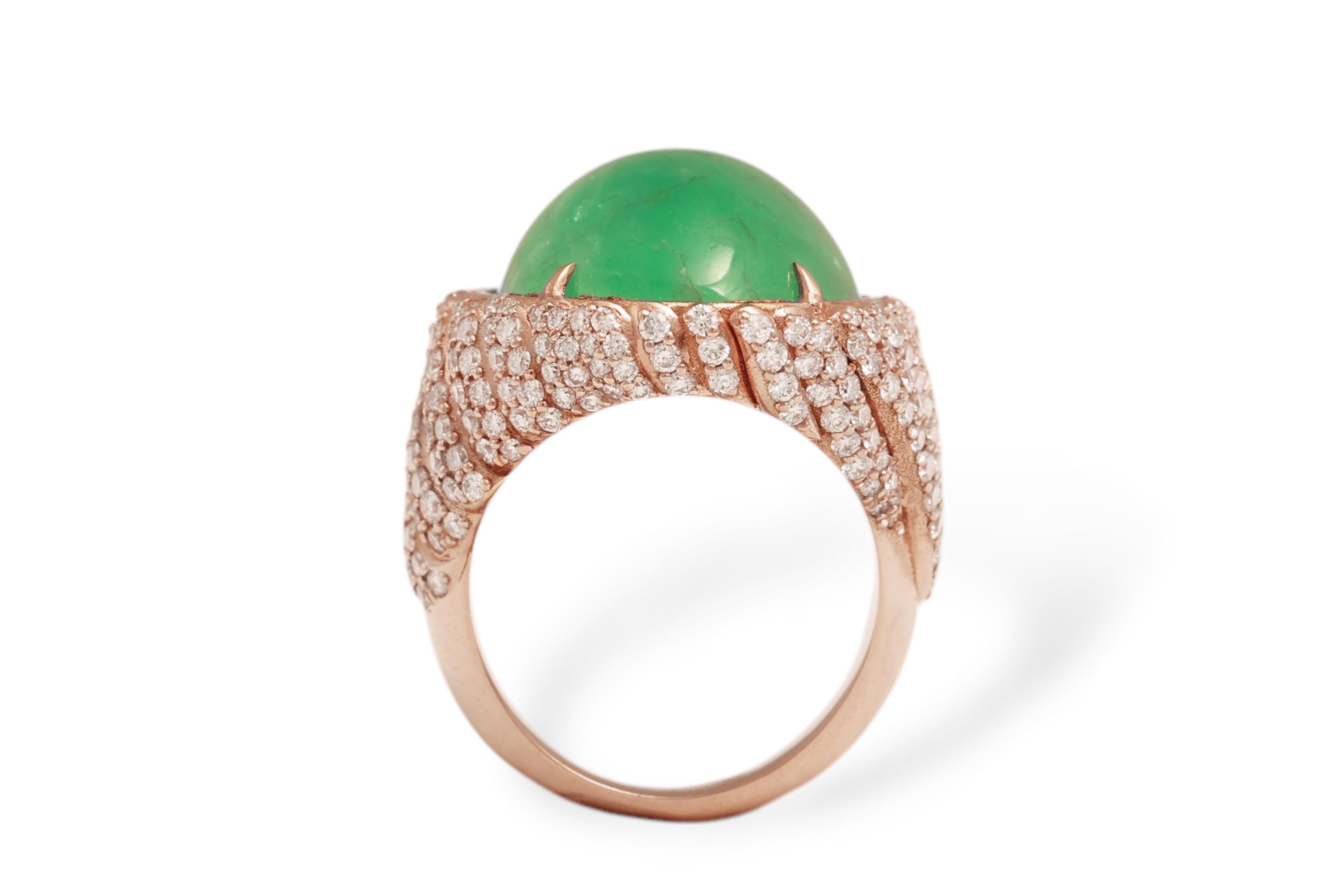 18 Kt Gold, Smaragd 24 Karat Cabochon & 3 Karat Diamant Ring im Angebot 3