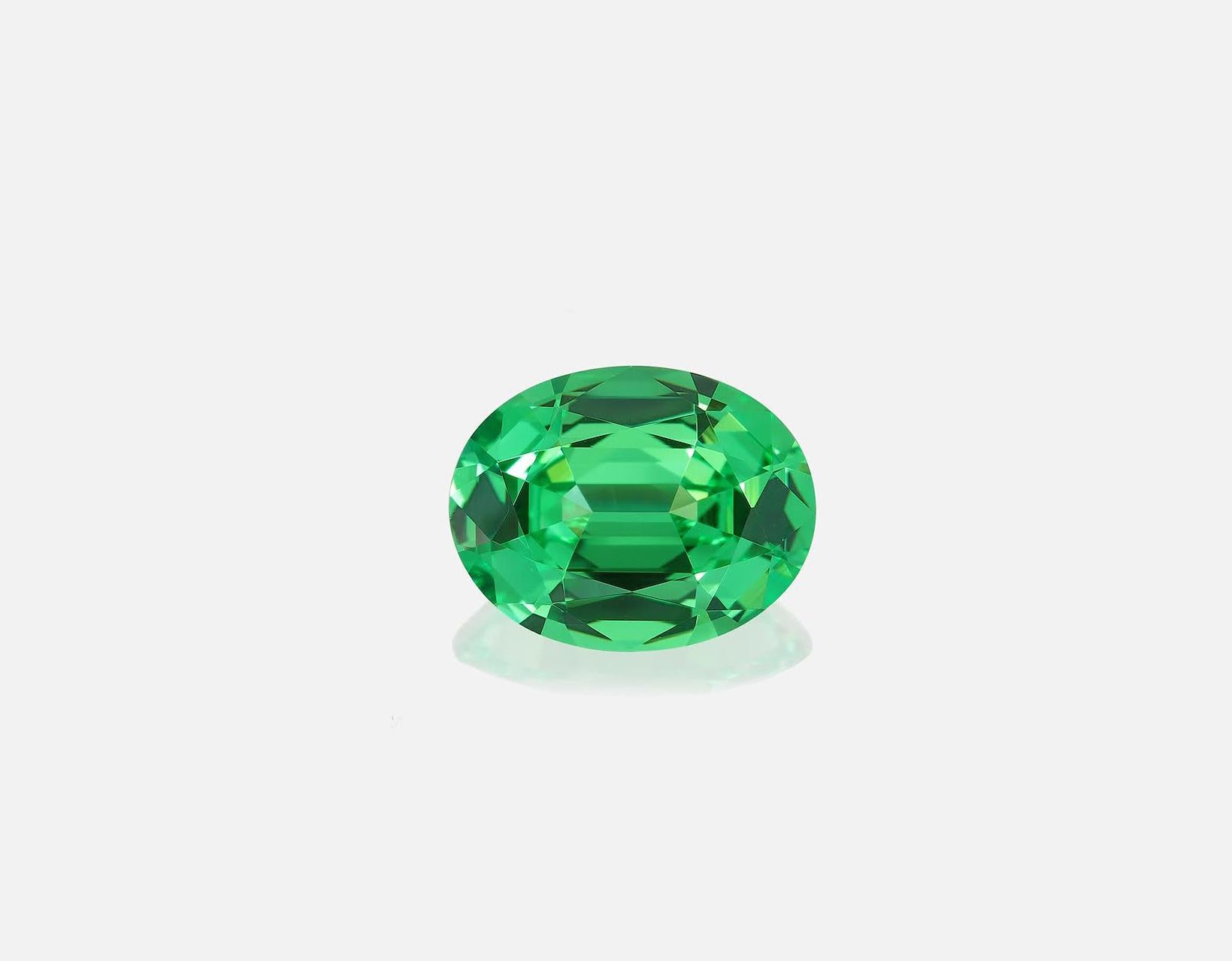 Oval Cut Yellow Gold Engagement Ring with Four Carats GIA Certified Transperent Tsavorite For Sale
