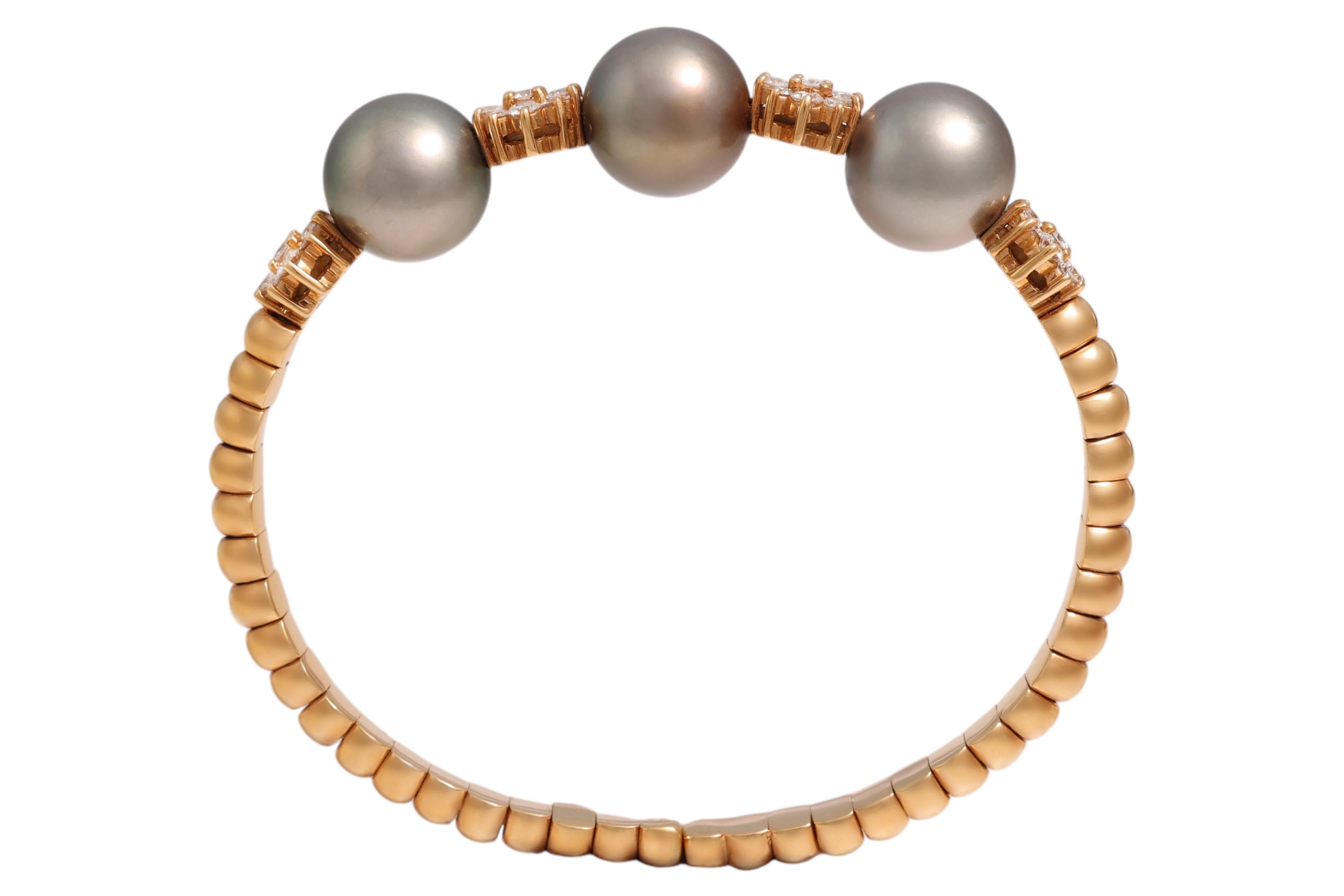 18 Kt Gold Flexible Bangle Bracelet Tahiti Pearls & Diamonds For Sale 2