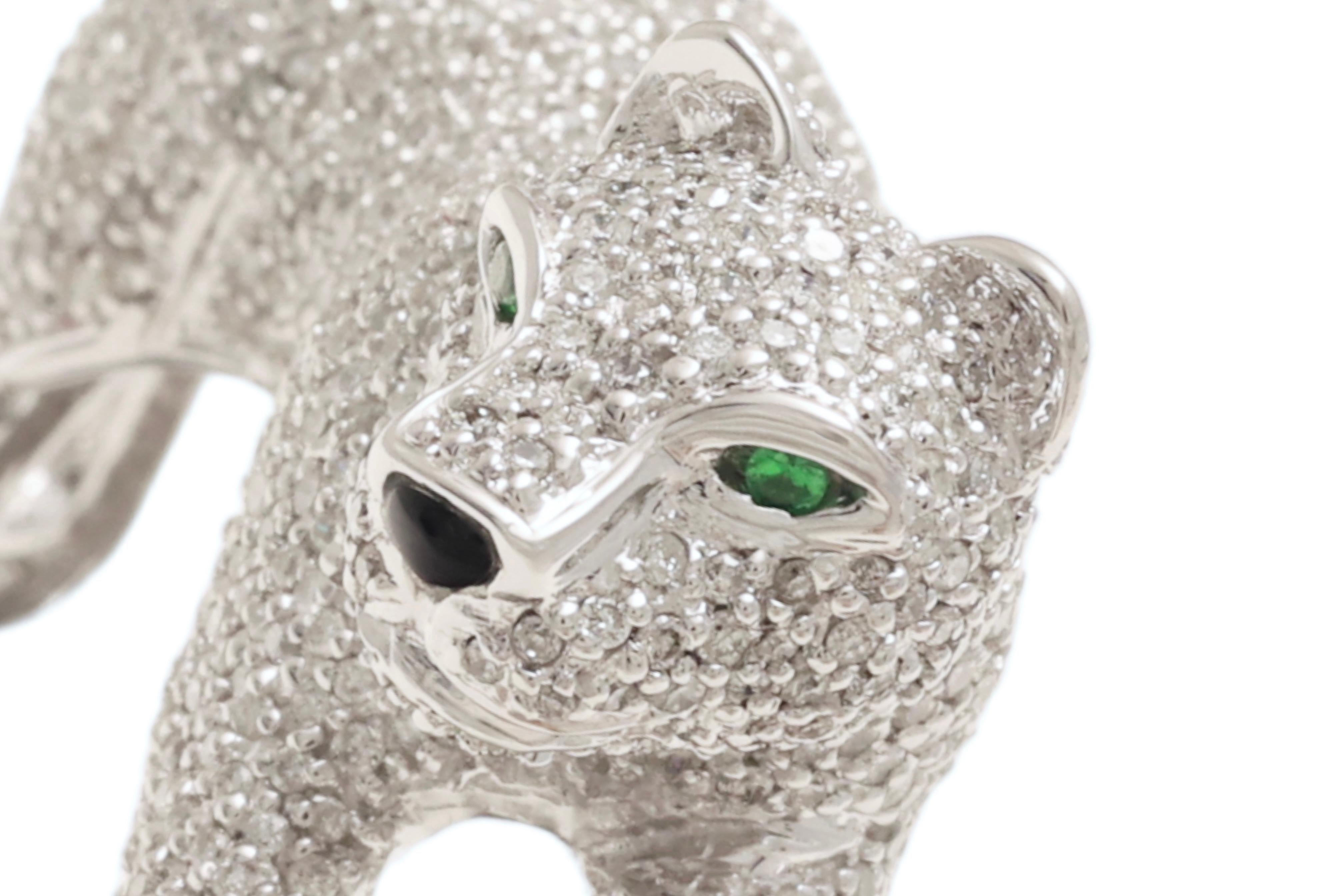 18 Kt Gold Full Pavé Diamonds Panther Ring with Green Emerald Eyes For Sale 2